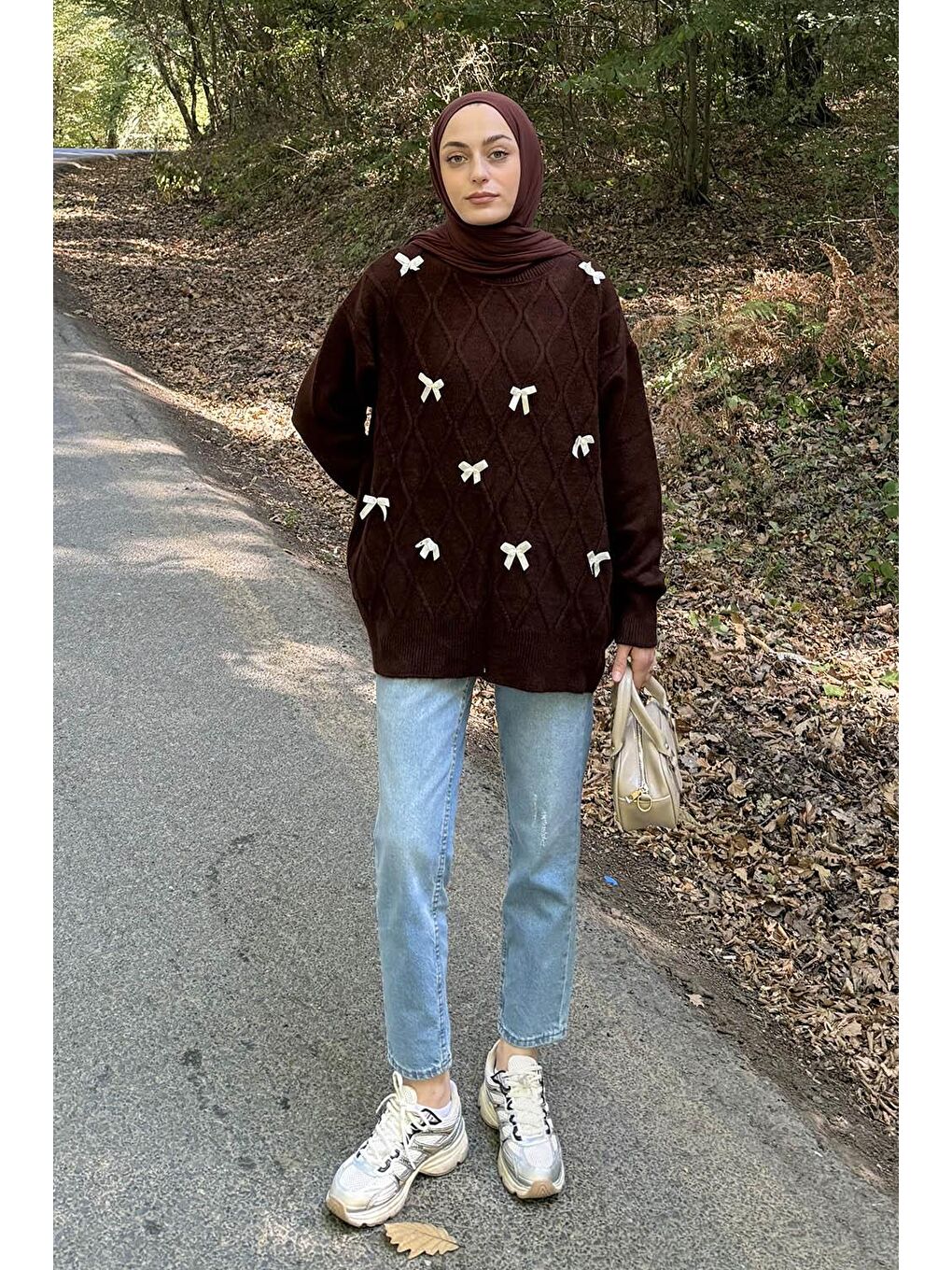 Kurdeleli Triko Kazak Acı Kahverengi