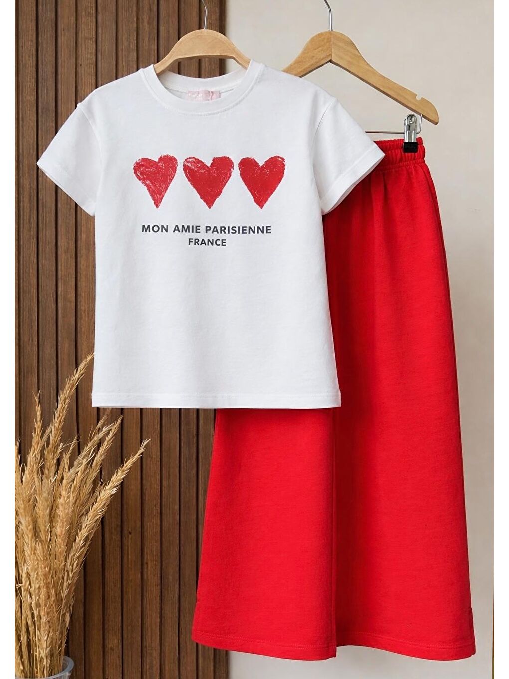 Beyaz Kız Çocuk Pamuklu Ekru Kalp Baskılı T-Shirt Ve Kırmızı Takım-2