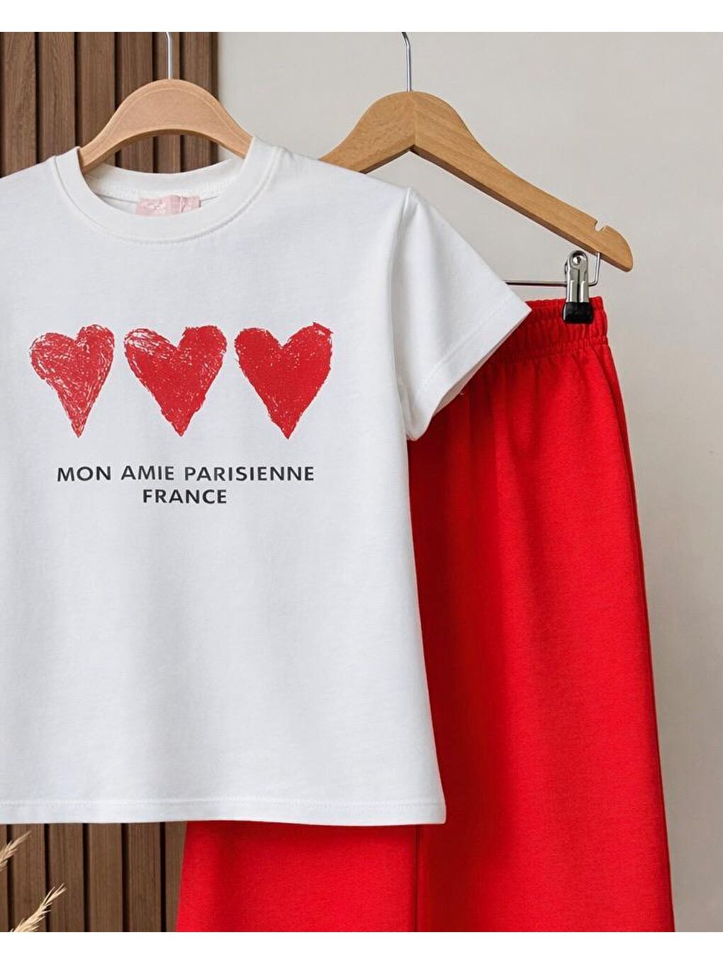 Beyaz Kız Çocuk Pamuklu Ekru Kalp Baskılı T-Shirt Ve Kırmızı Takım-3