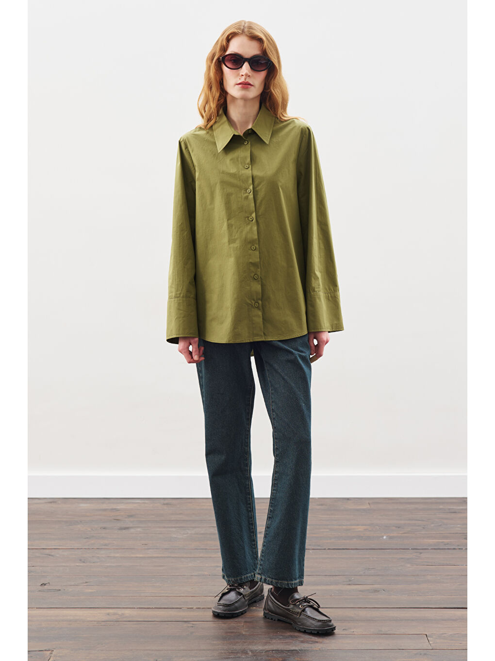 Geniş Manşetli Klasik Gömlek Yağ Yeşili-3