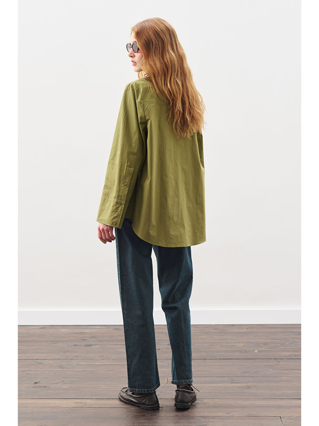 Geniş Manşetli Klasik Gömlek Yağ Yeşili-5