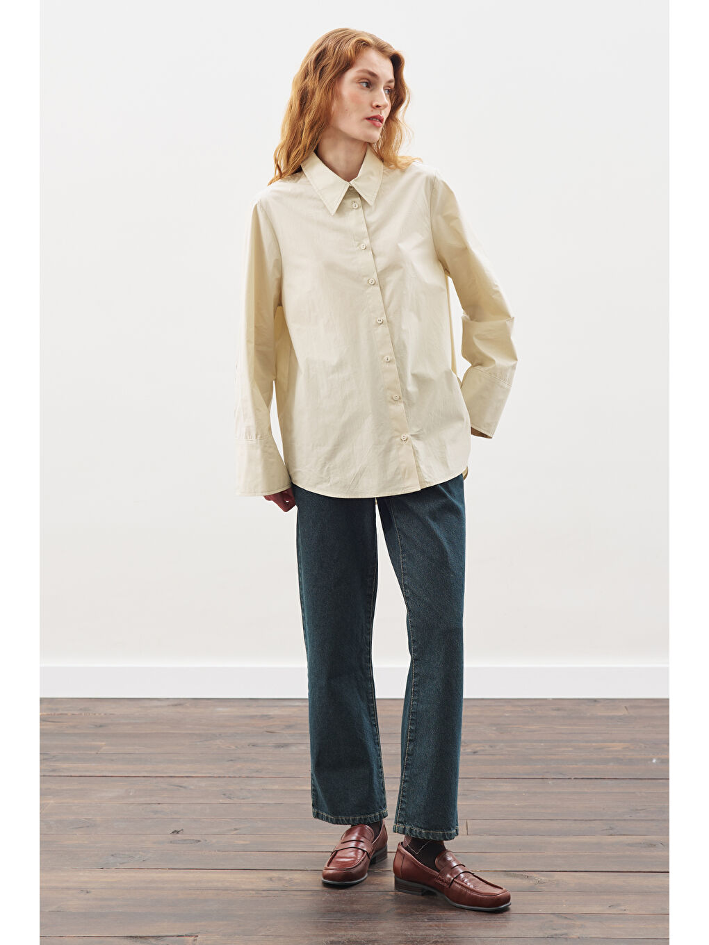 Geniş Manşetli Klasik Gömlek Bej-4