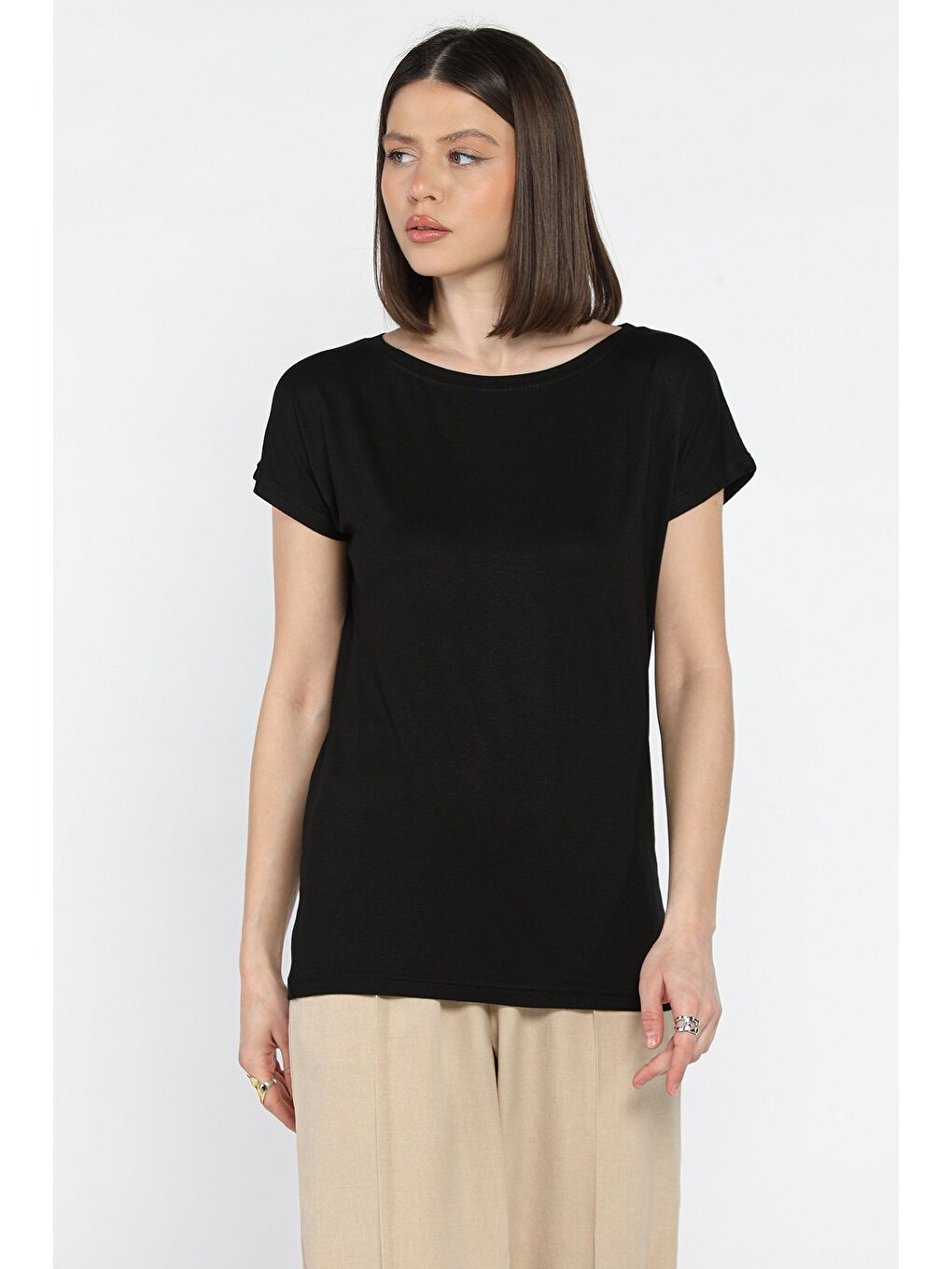 Siyah Kadın Bisiklet Yaka Tişört-1