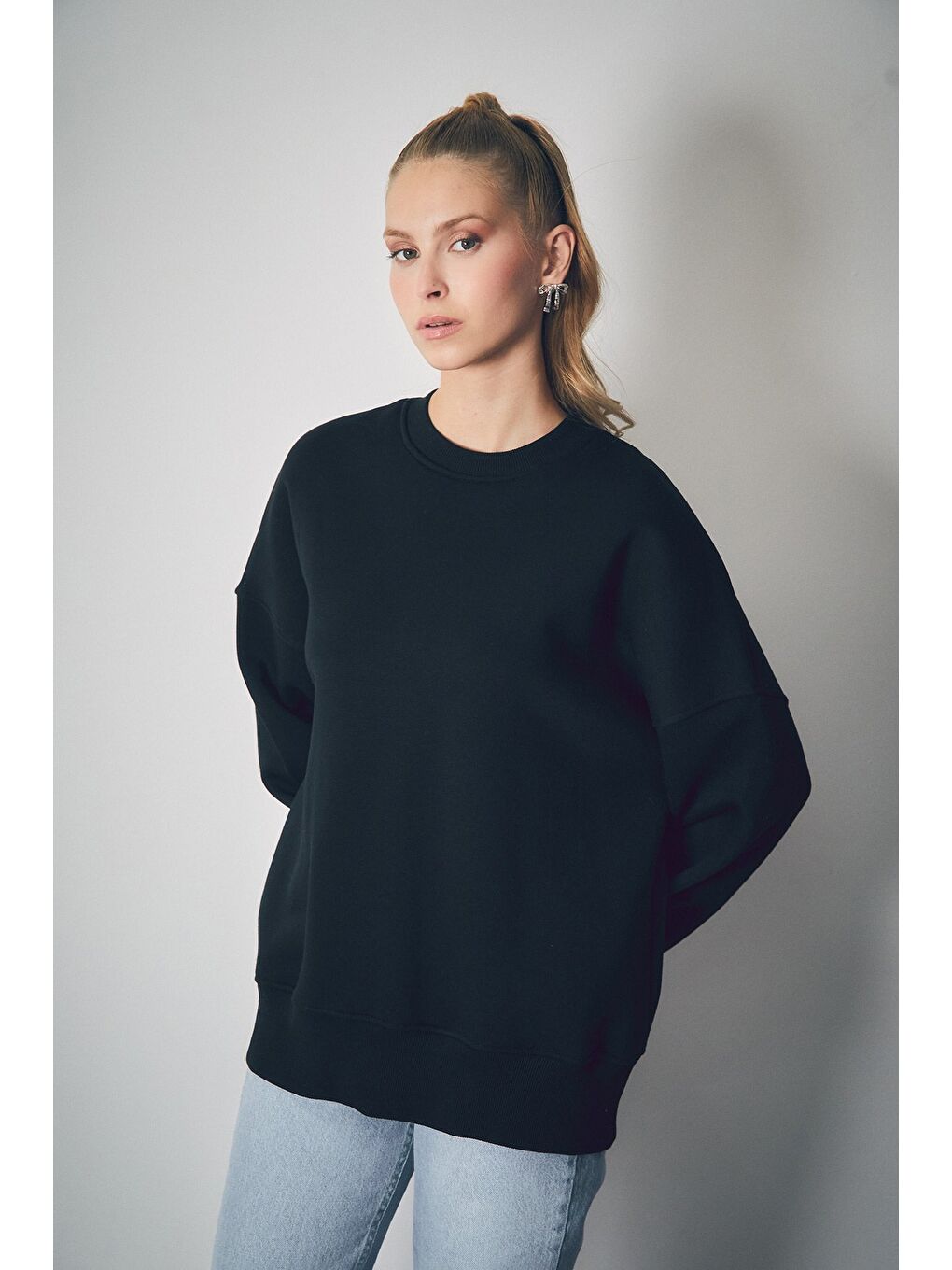 Fullamoda Siyah Basic Bisiklet Yaka Oversize Sweatshirt