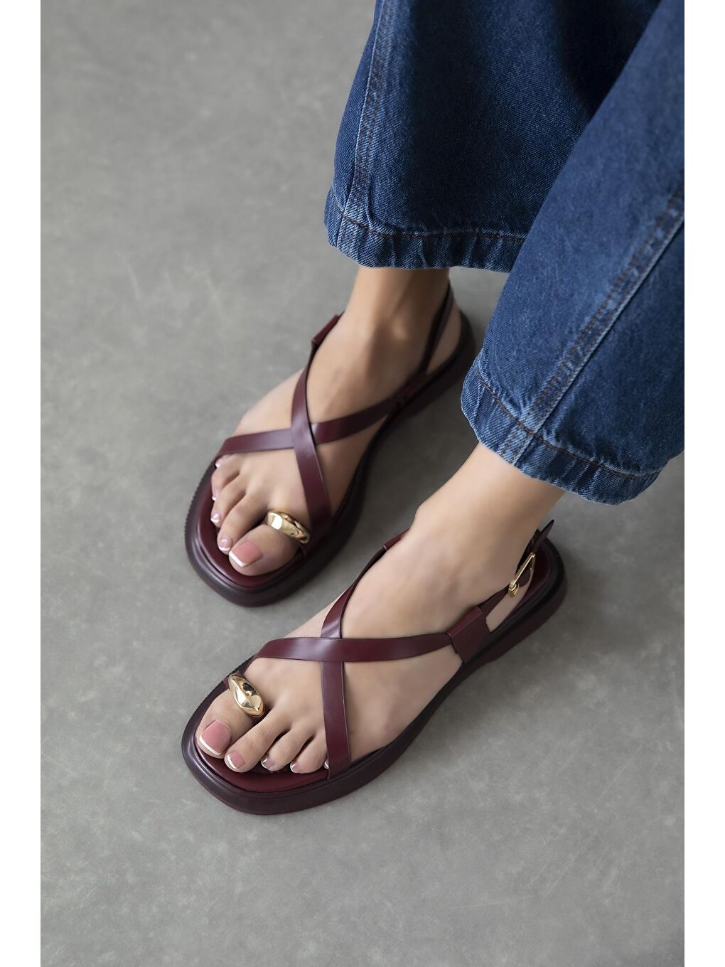 Puket Kadın Parmak Arası Deri Sandalet Bordo