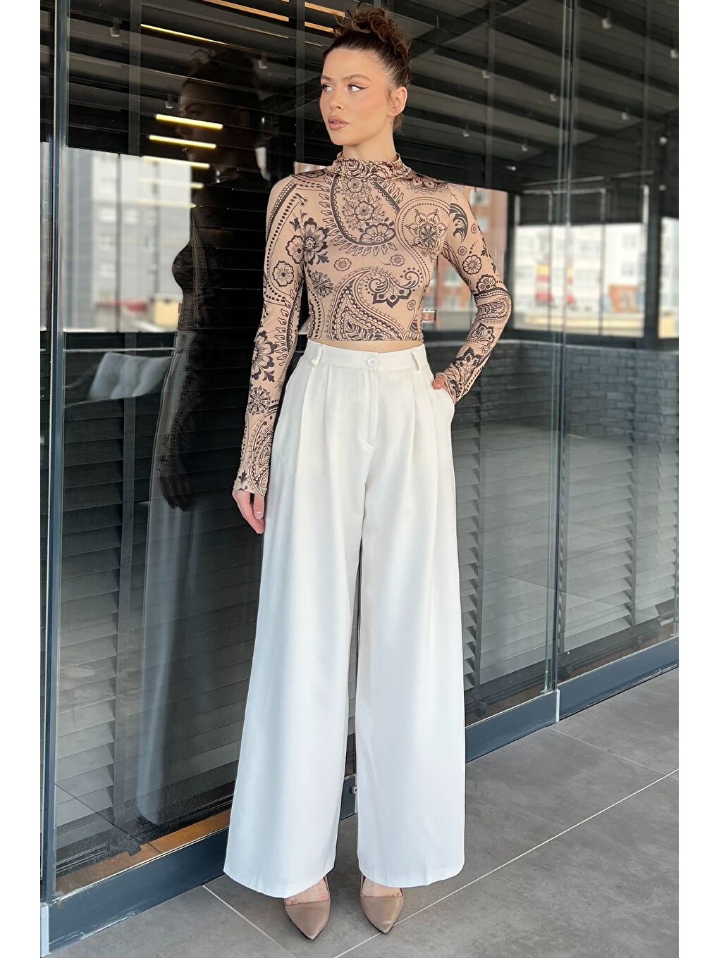 Ekru Kadın Yüksek Bel Pileli Kumaş Pantolon