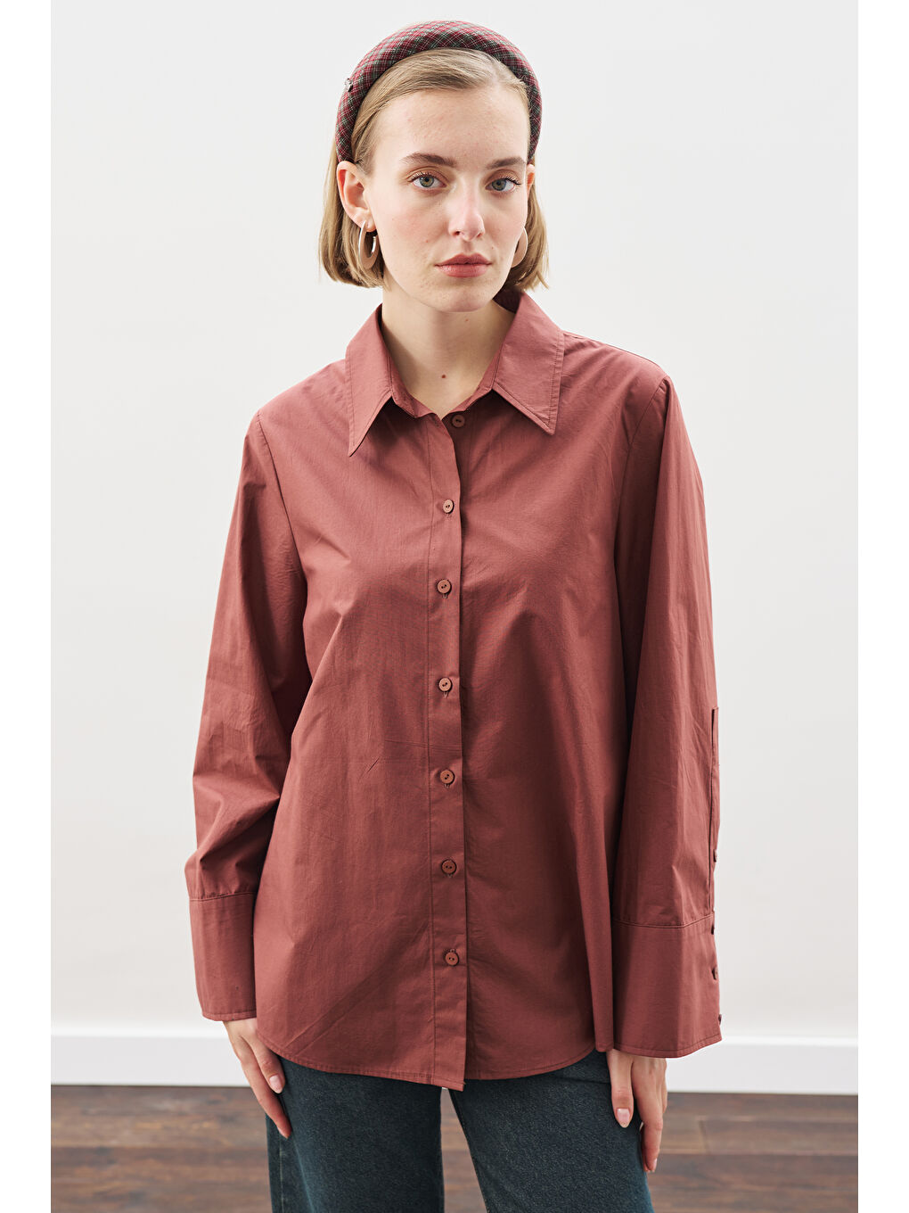 Kahverengi Geniş Manşetli Klasik Gömlek Tarçın Kabuğu-1