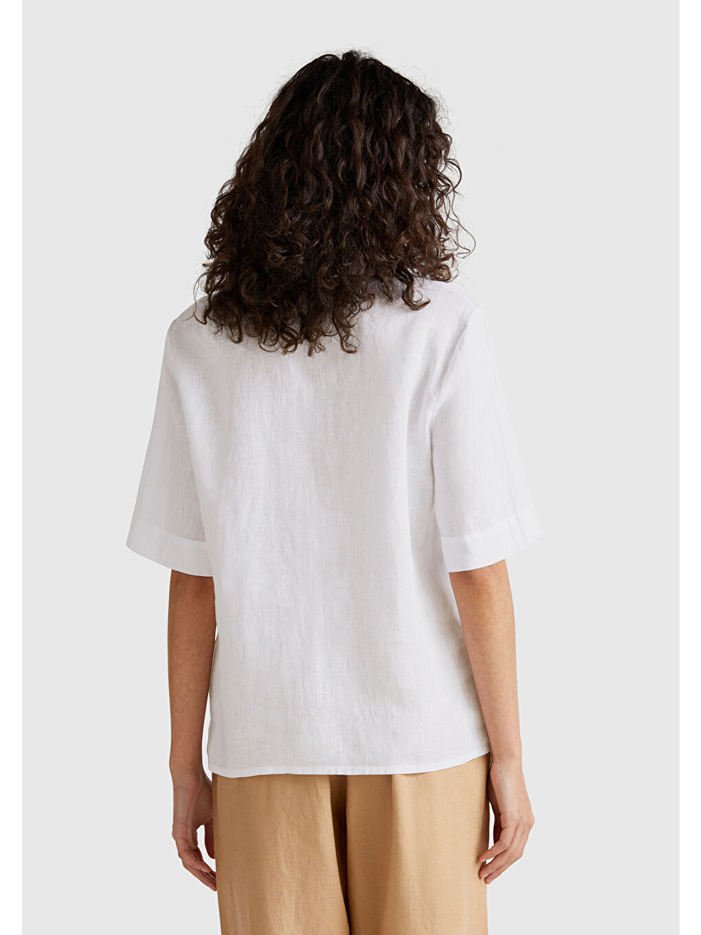 Kadın Beyaz %100 Keten Relax Fit V Gömlek Yakalı Kısa Kollu Bluz-2