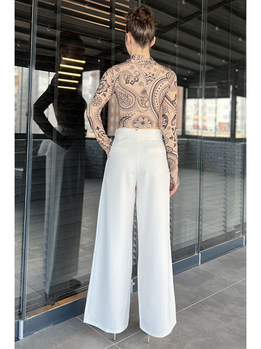 Ekru Kadın Yüksek Bel Pileli Kumaş Pantolon-2