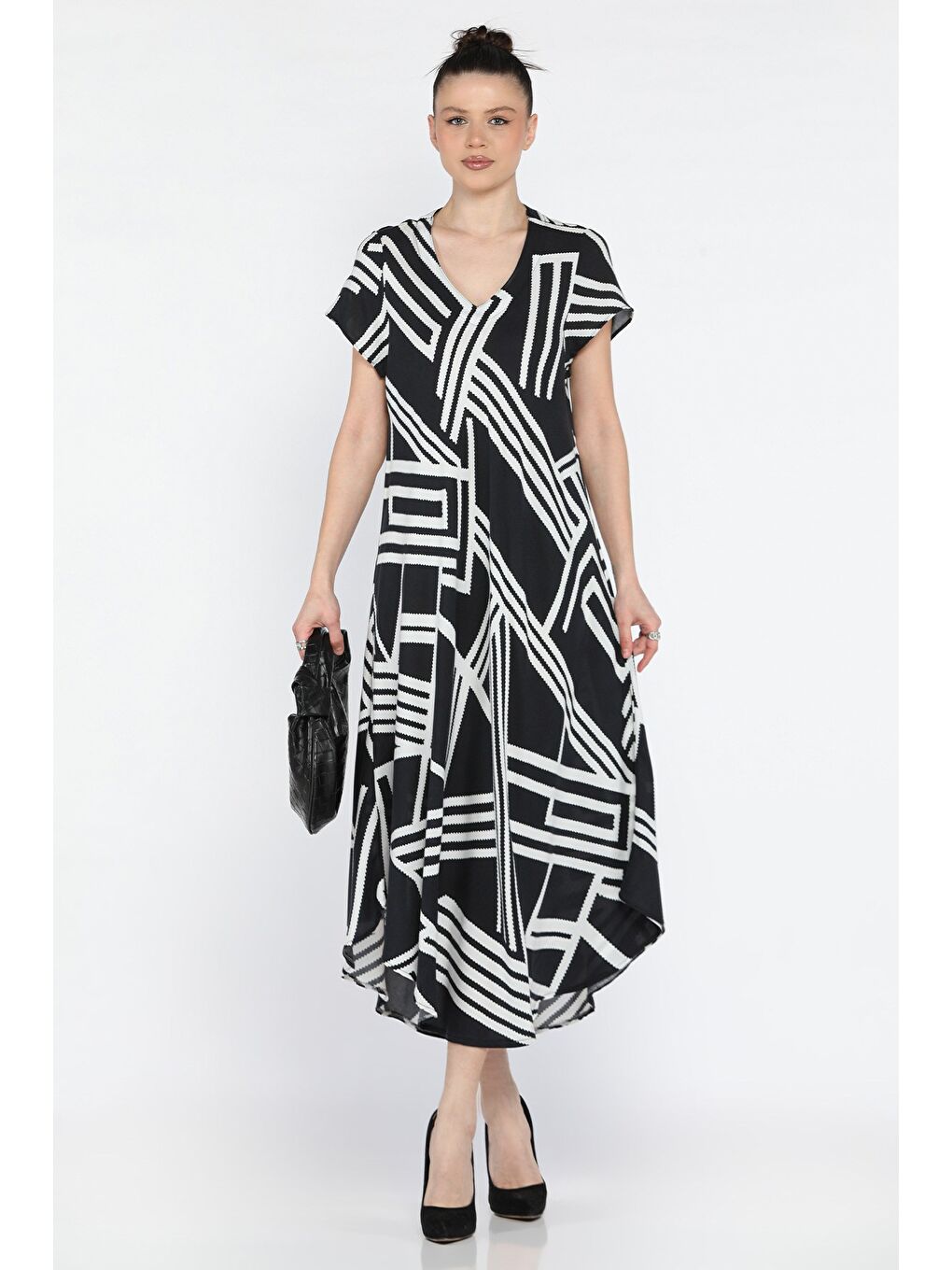 Siyah Kadın V Yaka Desenli Salaş Elbise-1