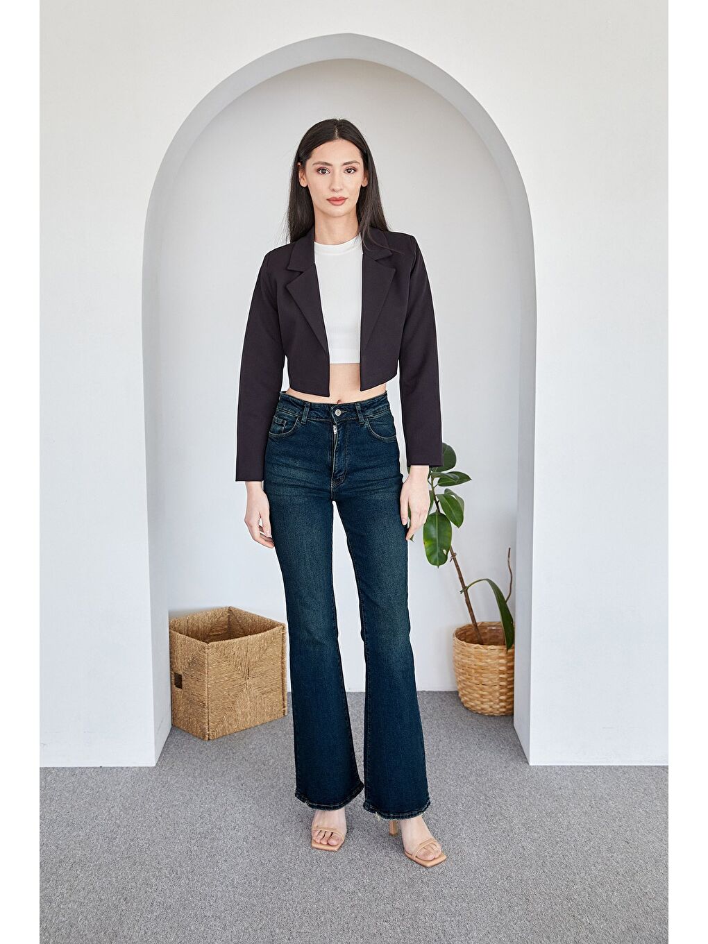 Siyah Basic Kruvaze Yaka Vatkalı Crop Ceket