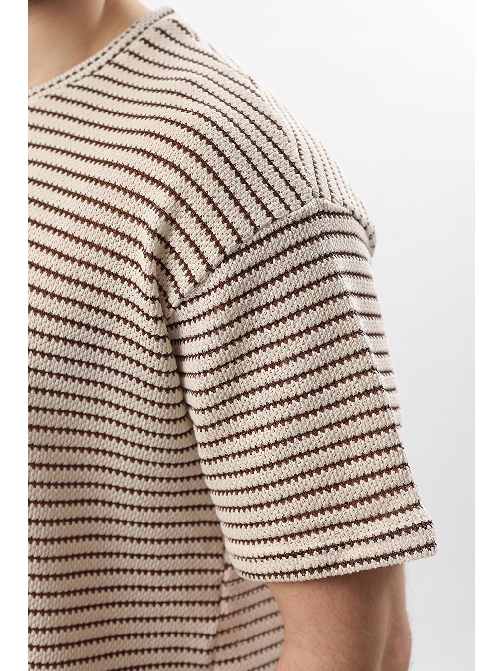 Kahverengi Bisiklet Yaka Pamuklu Çizgili Erkek Tişört E7121-2