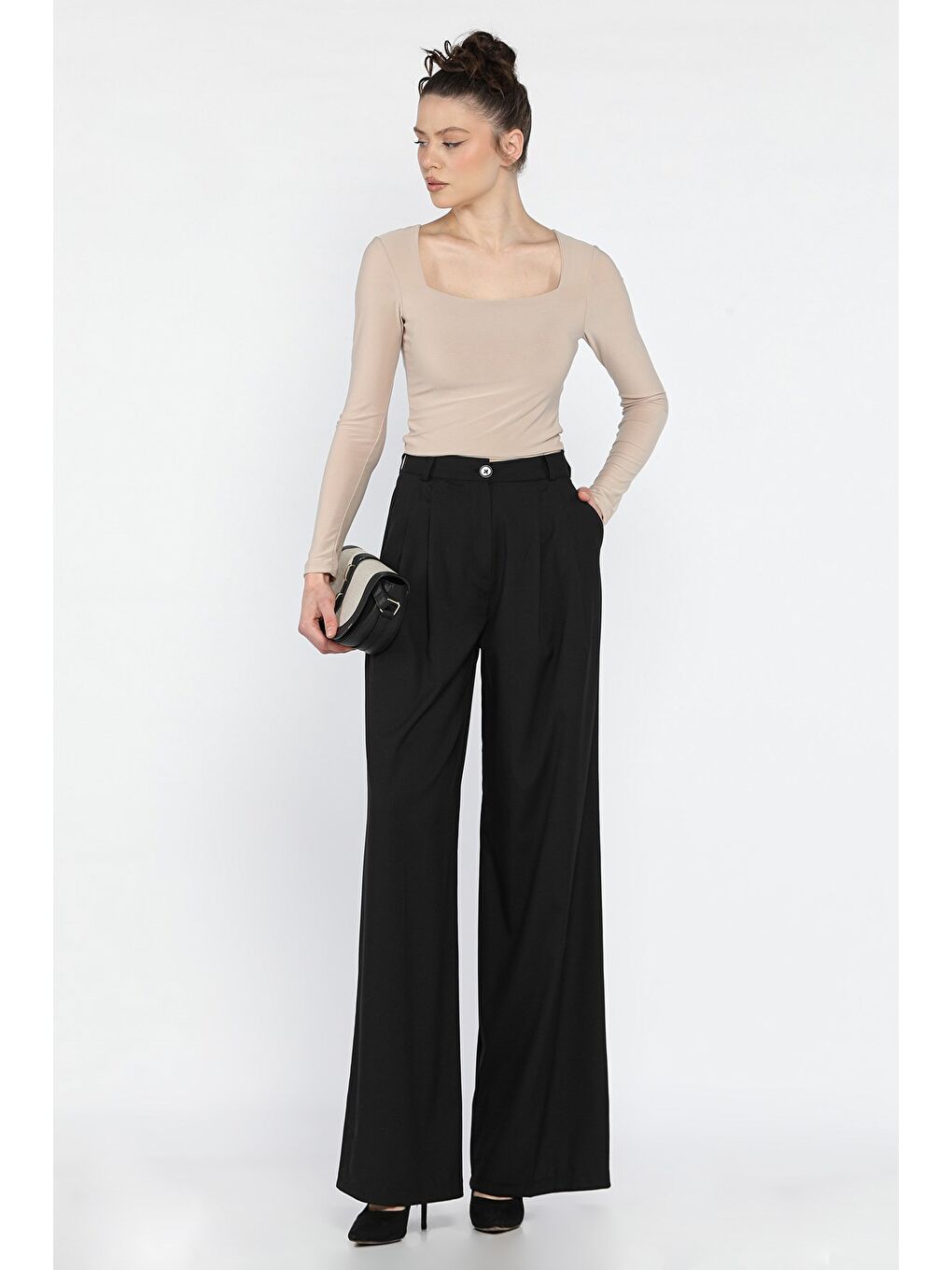 Siyah Kadın Yüksek Bel Pileli Kumaş Pantolon-1