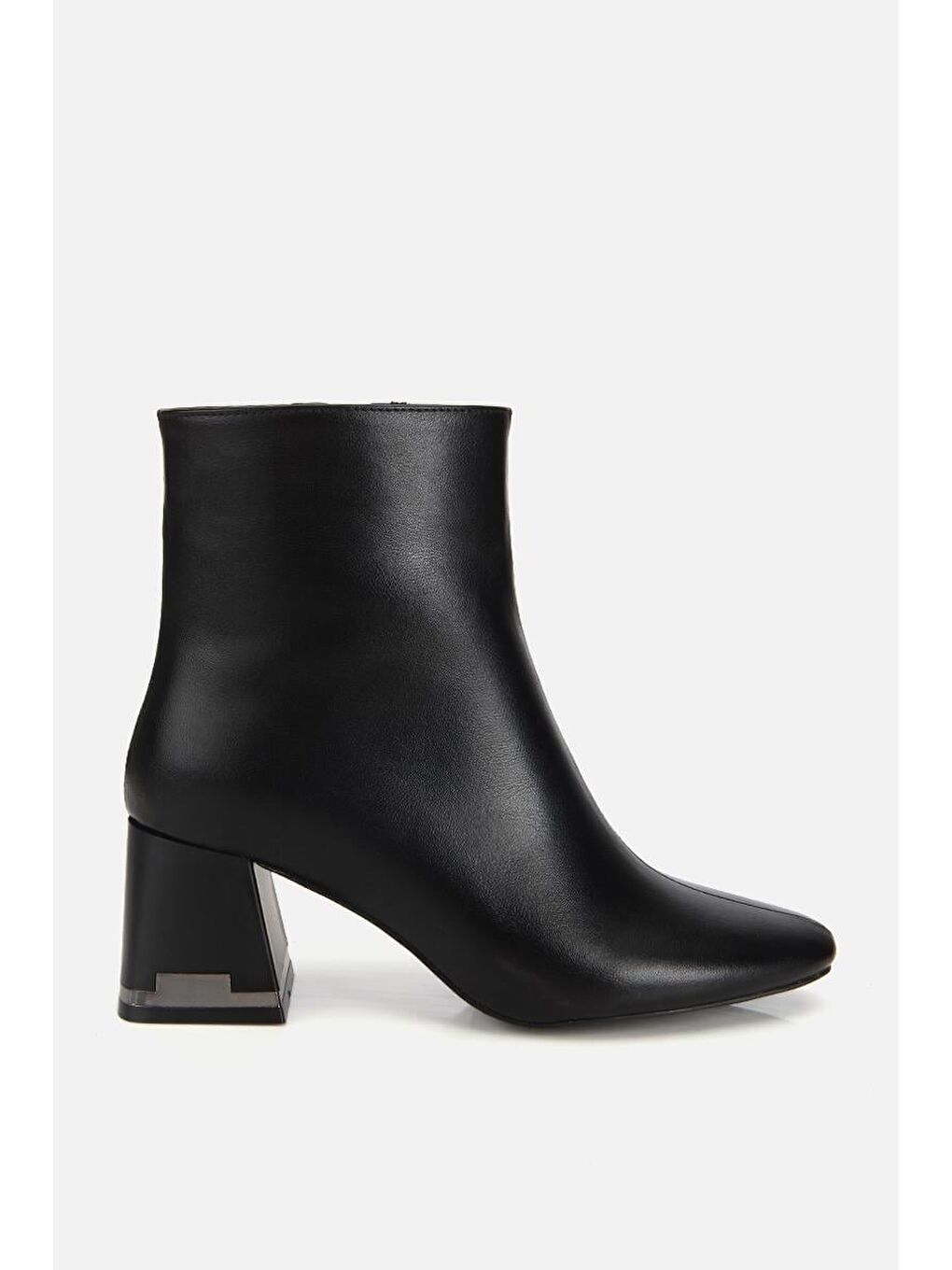 Kadın Siyah Dikiş Detaylı Küt Burunlu Topuklu Bot