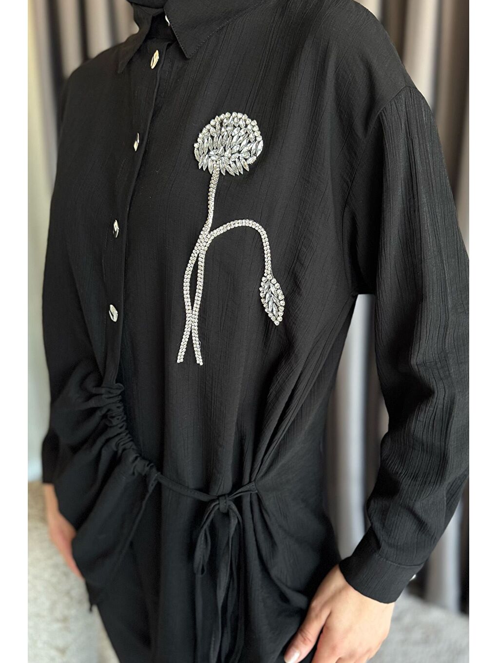 Siyah Yan Bağlamalı Taş İşlemeli Tesettür Tunik-4