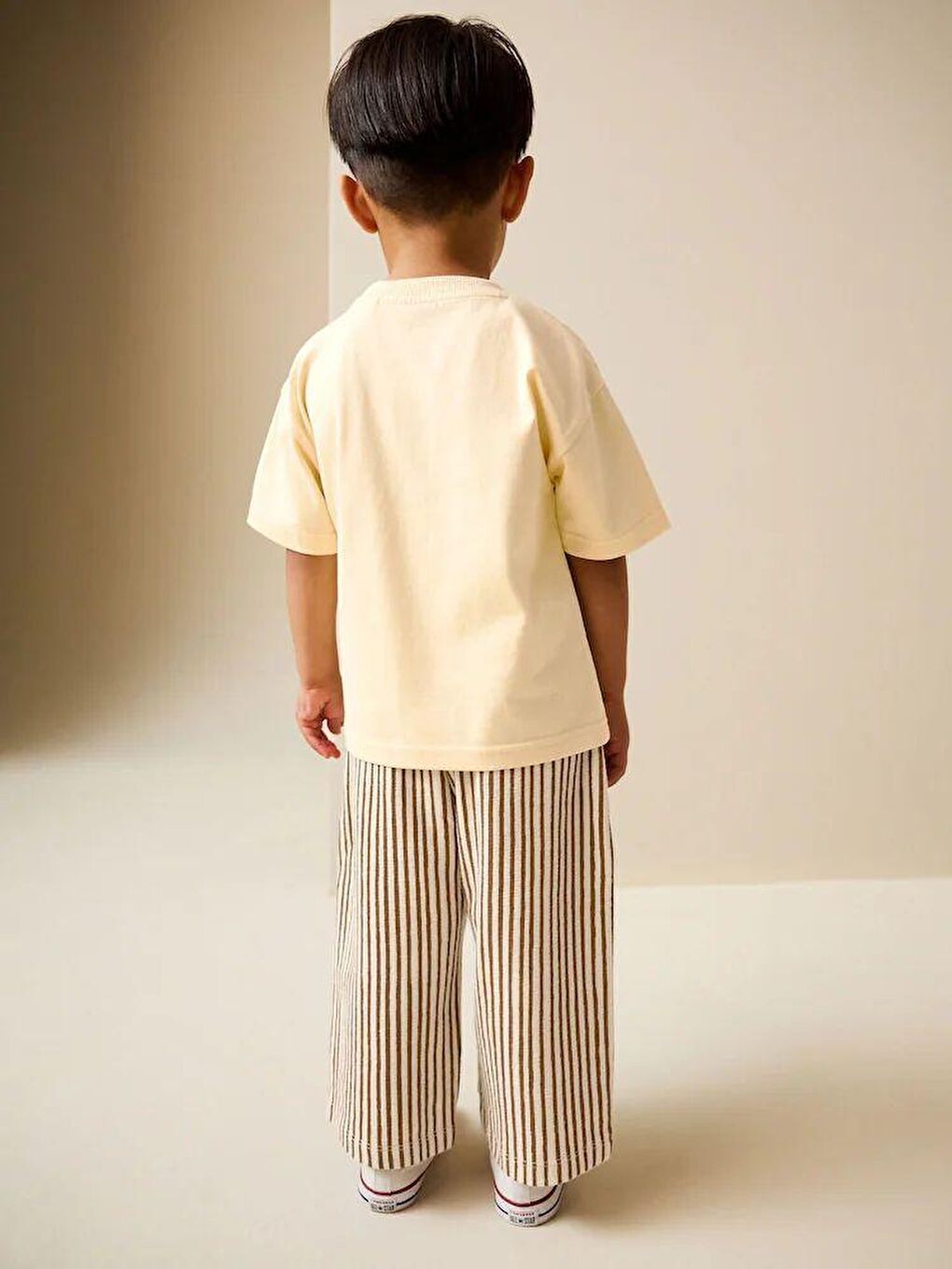 Sarı Erkek Çocuk Pamuklu Ekru Baskılı T-Shirt Ve Çizgili Pantolon Takım-2