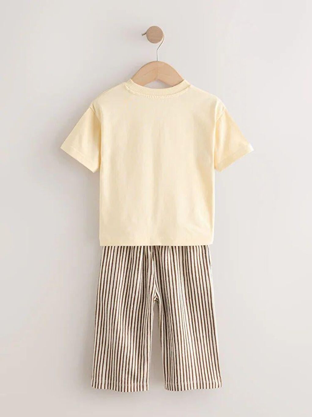 Sarı Erkek Çocuk Pamuklu Ekru Baskılı T-Shirt Ve Çizgili Pantolon Takım-4