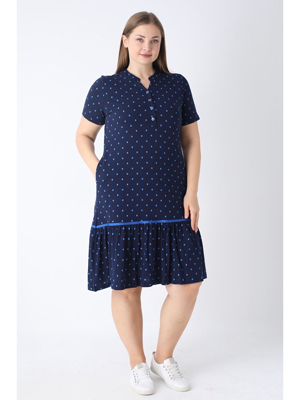 Lacivert Puantiyeli Pamuklu Düğmeli Cepli Biyeli Büyük Beden Elbise-1