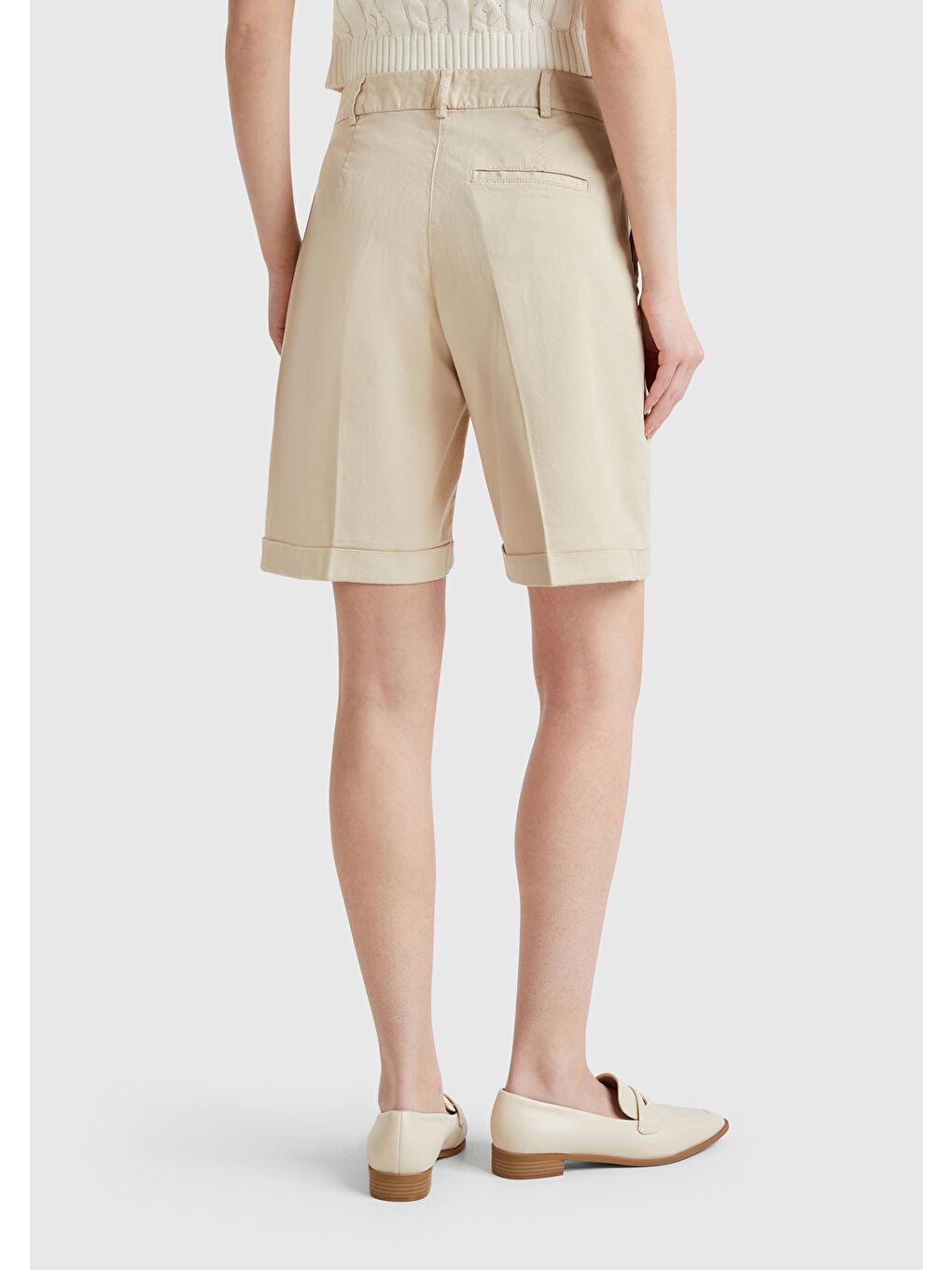 Bej Kadın Taş Rengi Pamuk Karışımlı Önü Düğmeli Regular Fit Bermuda Şort-2