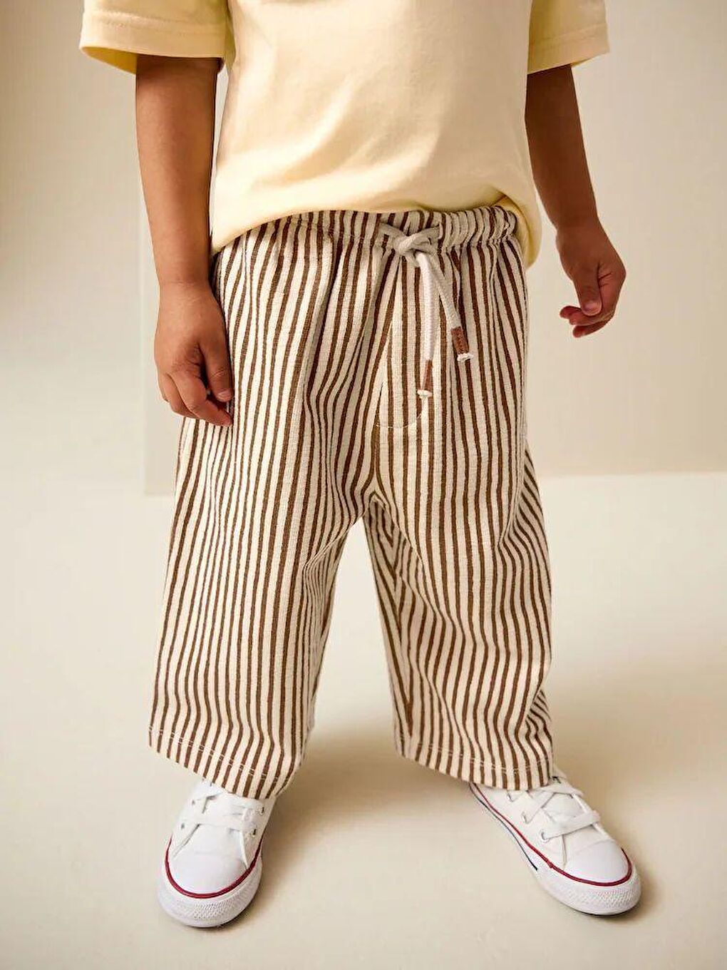 Sarı Erkek Çocuk Pamuklu Ekru Baskılı T-Shirt Ve Çizgili Pantolon Takım-6