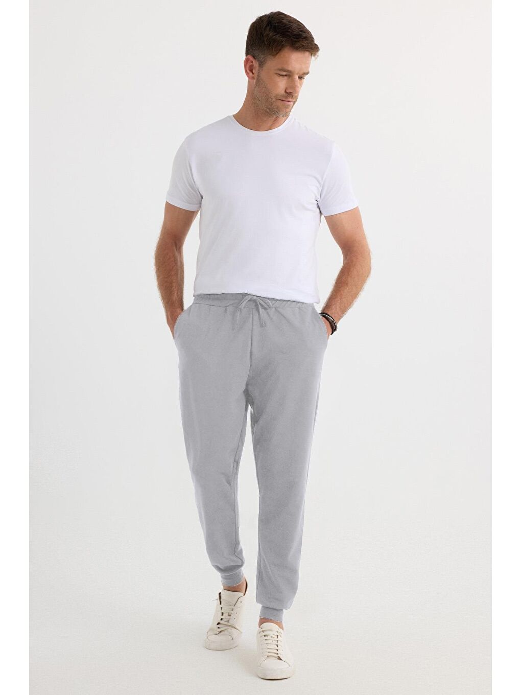 Erkek Regular Fit Klasik Kesim Beli Bağcıklı Jogger Cepli Lastikli Paça Gri Eşofman Altı-1