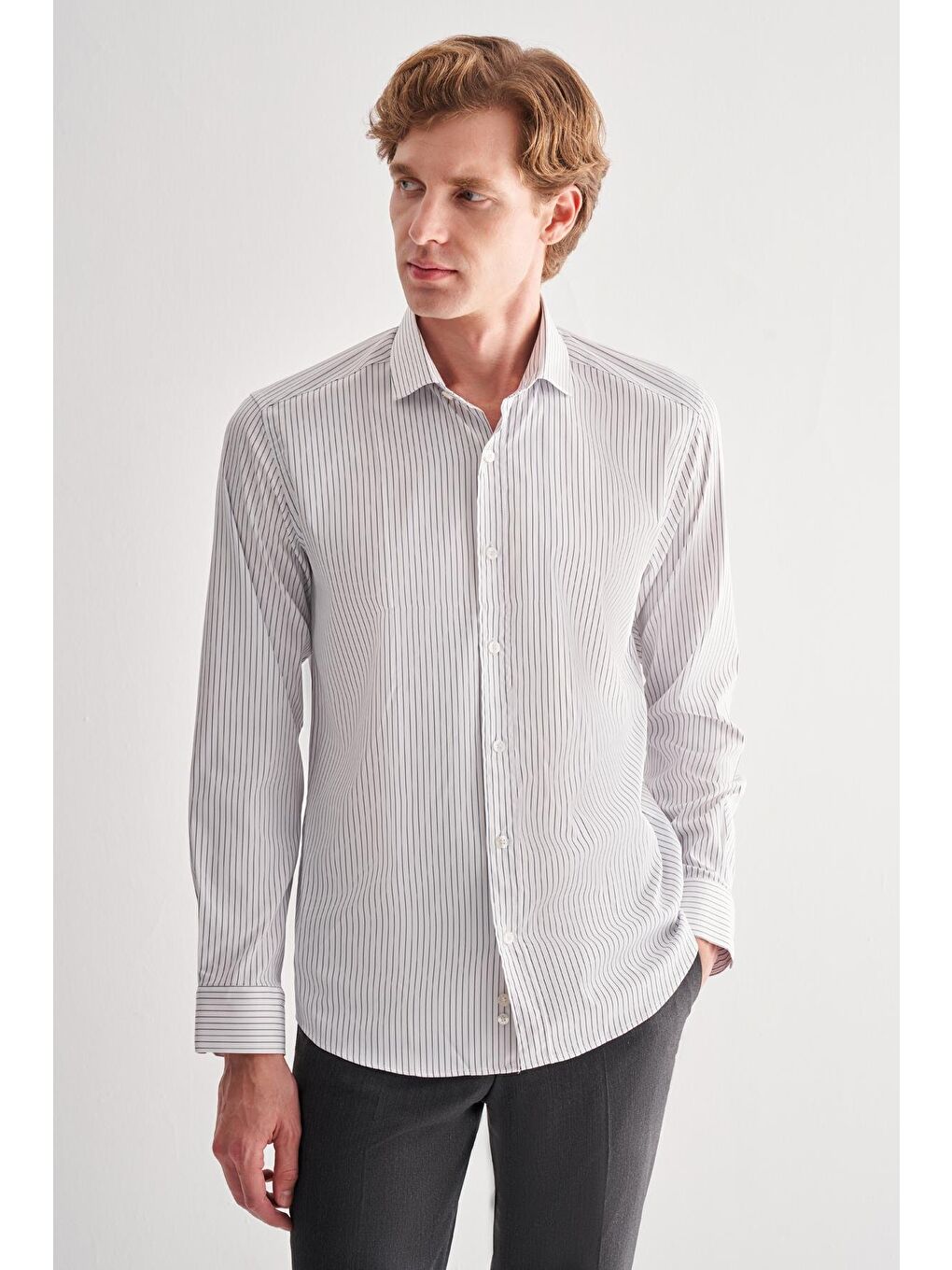 Beyaz Yarım İtalyan Yaka Uzun Kol Cepsiz Slim Fit Cls Gömlek 1004255174-1