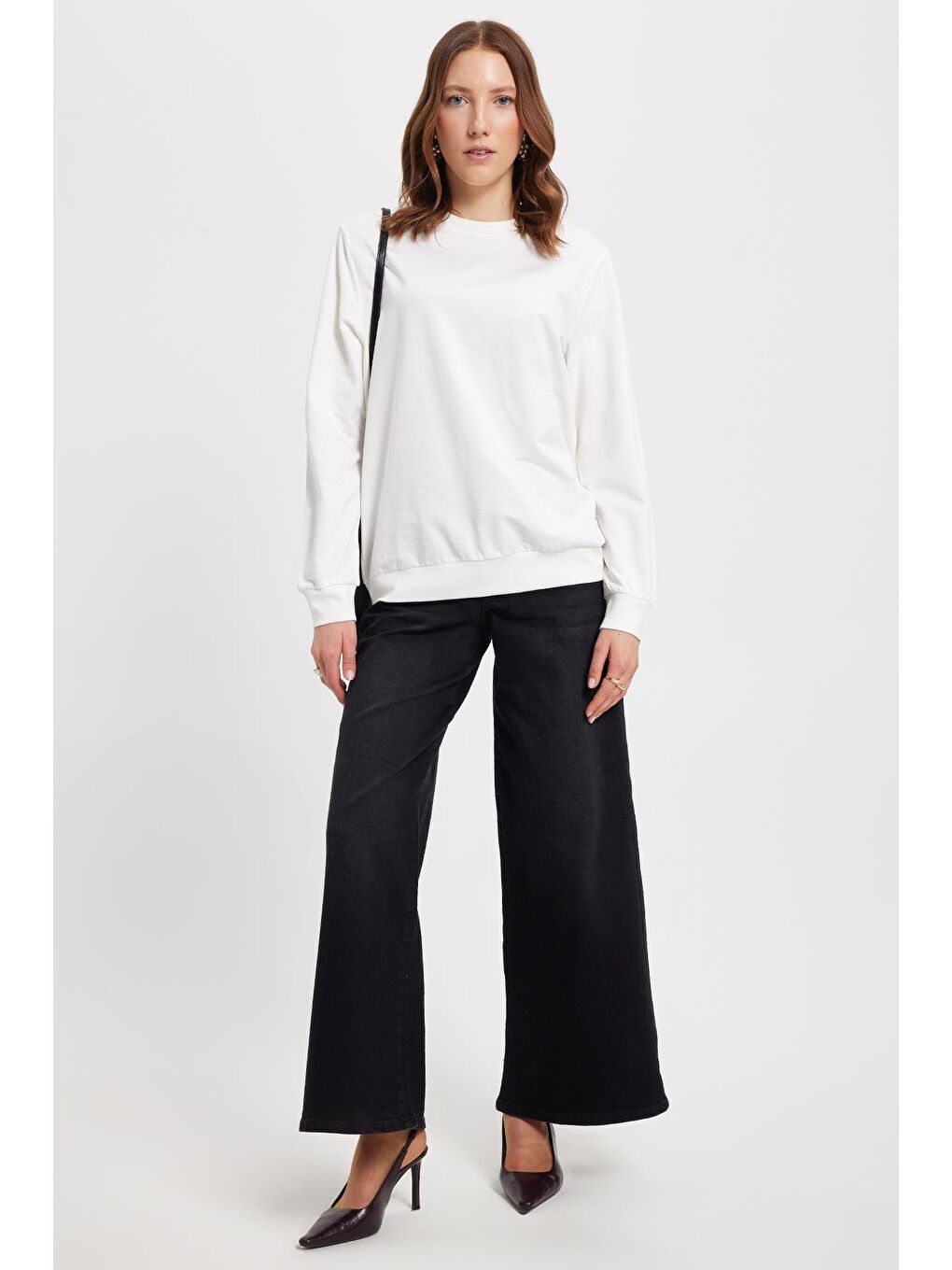 Kadın Oversize Geniş Kesim %100 Pamuk 2 İplik Bisiklet Yaka Beyaz Sweatshirt-1