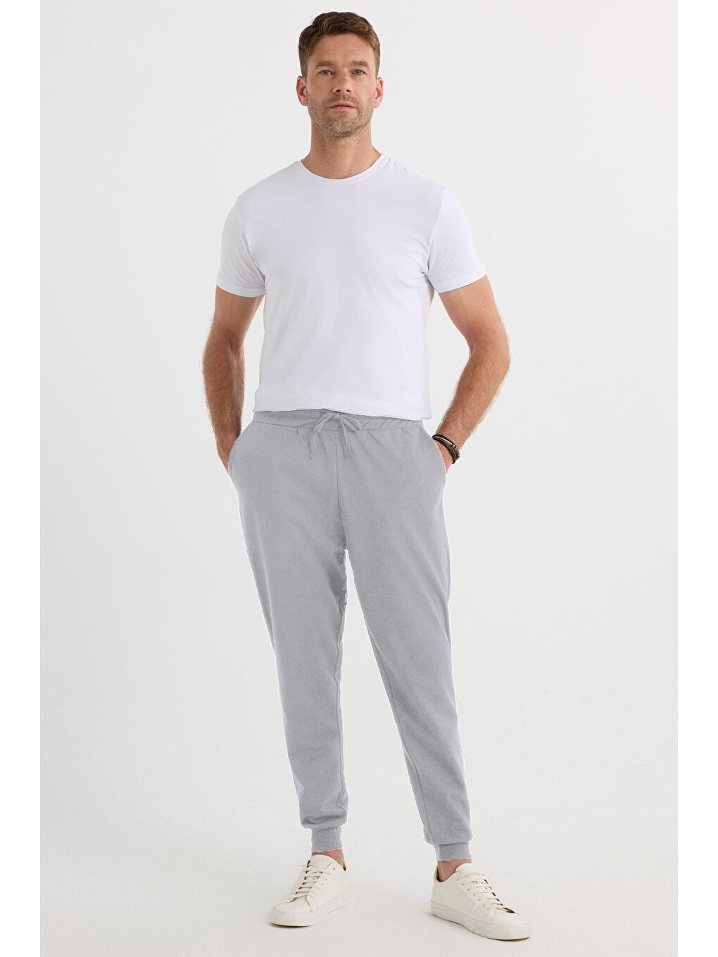 Erkek Regular Fit Klasik Kesim Beli Bağcıklı Jogger Cepli Lastikli Paça Gri Eşofman Altı-4