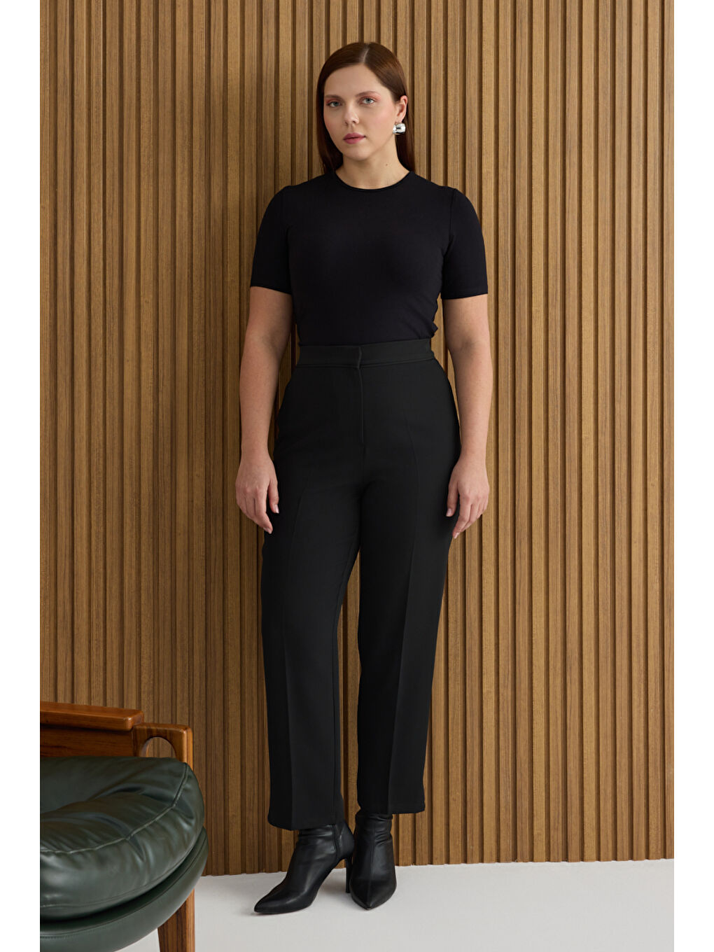 Siyah Arka Beli Lastik Detaylı Dokuma Pantolon