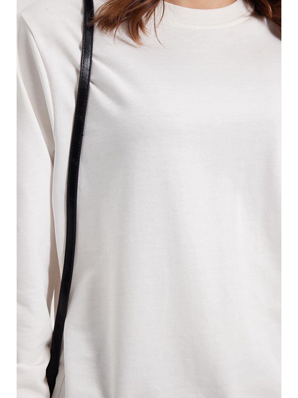 Kadın Oversize Geniş Kesim %100 Pamuk 2 İplik Bisiklet Yaka Beyaz Sweatshirt-3