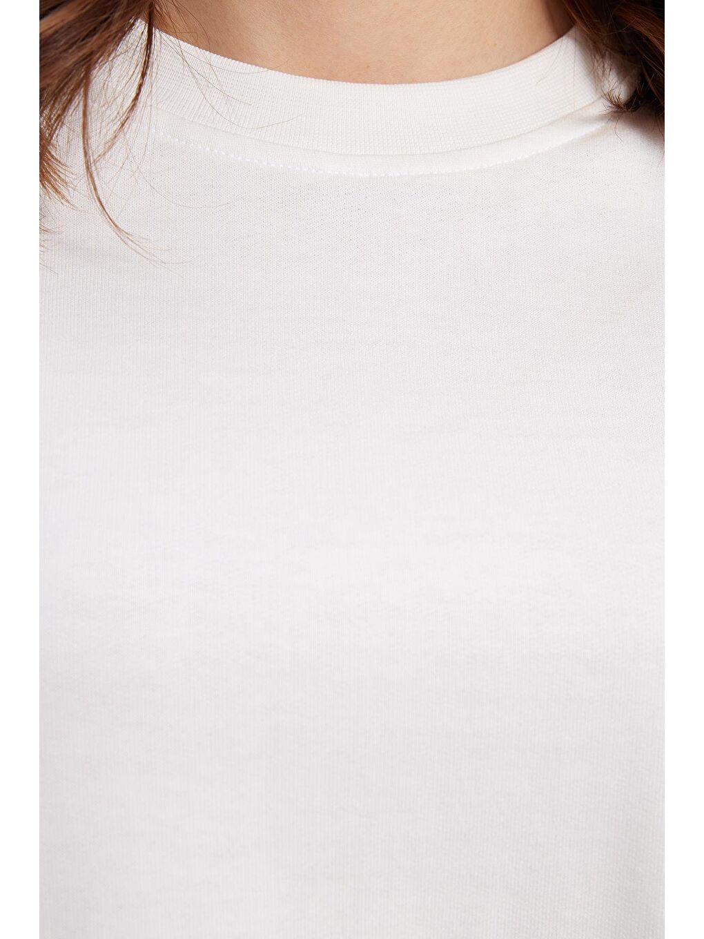 Kadın Oversize Geniş Kesim %100 Pamuk 2 İplik Bisiklet Yaka Beyaz Sweatshirt-4