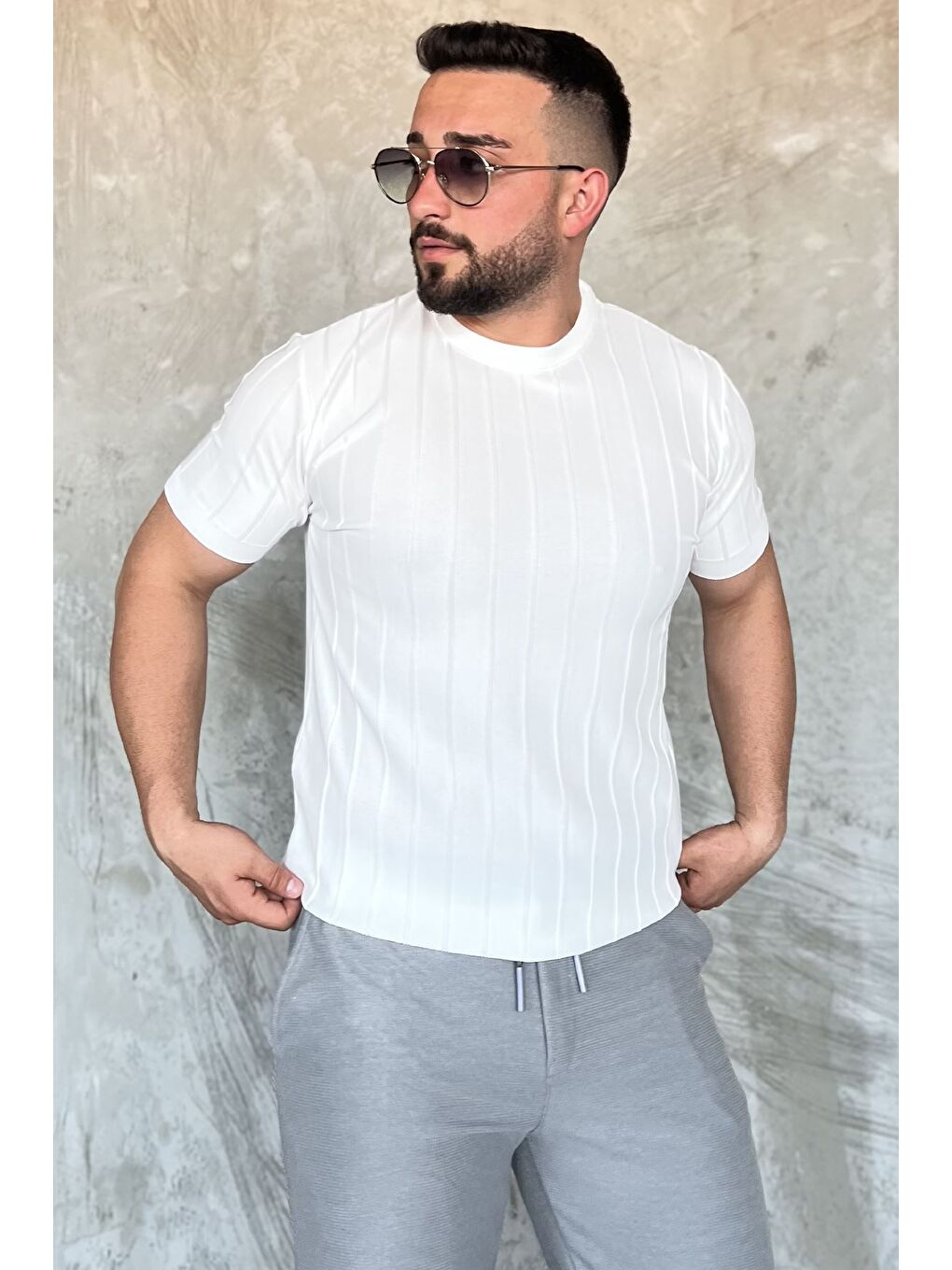 Beyaz Erkek Bisiklet Yaka Kendinden Çizgi Desenli Triko Tişört