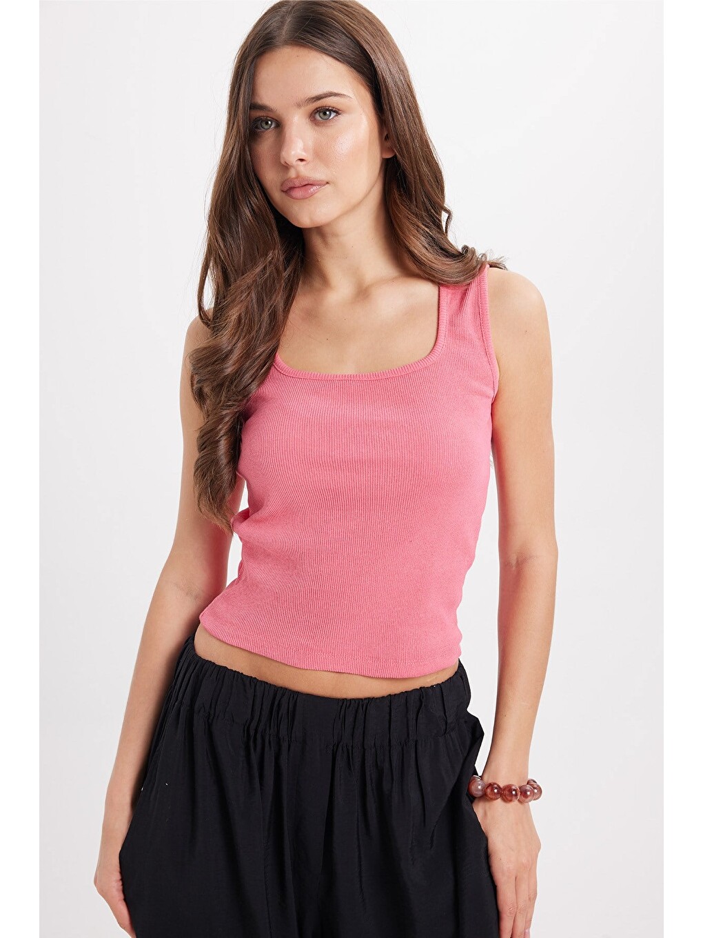 Kadın Slim Fit Dar Kesim Askılı Kare Yaka Pamuklu Pembe Crop Atlet