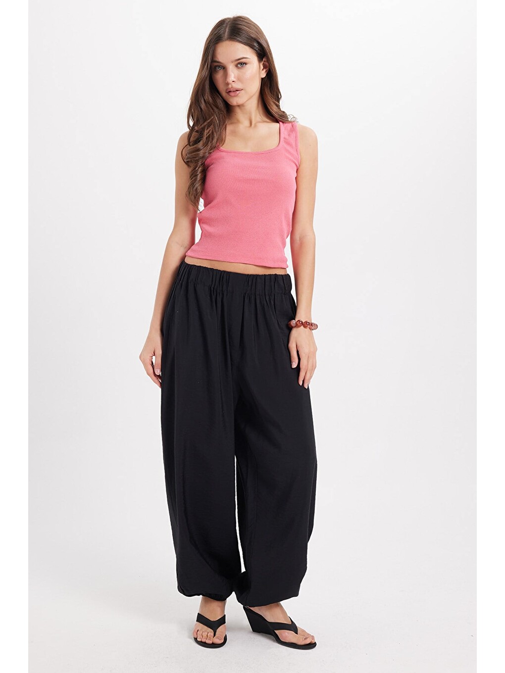 Kadın Slim Fit Dar Kesim Askılı Kare Yaka Pamuklu Pembe Crop Atlet-1
