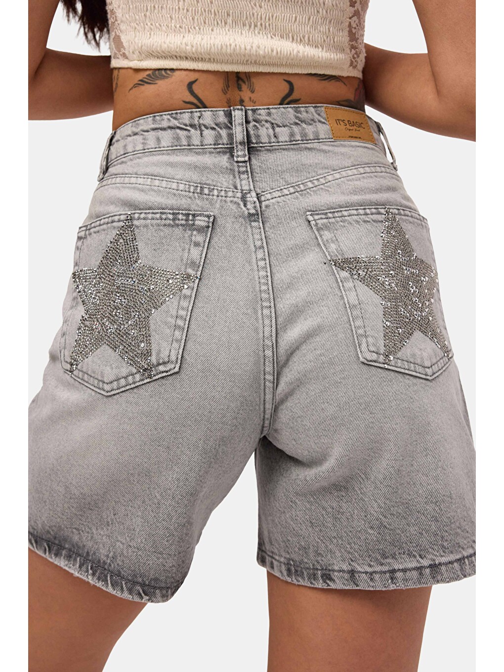 Gri Kadın Füme T-4s6-12 Mom Relax Yıldız Detaylı Tasarım Denim Şort-1