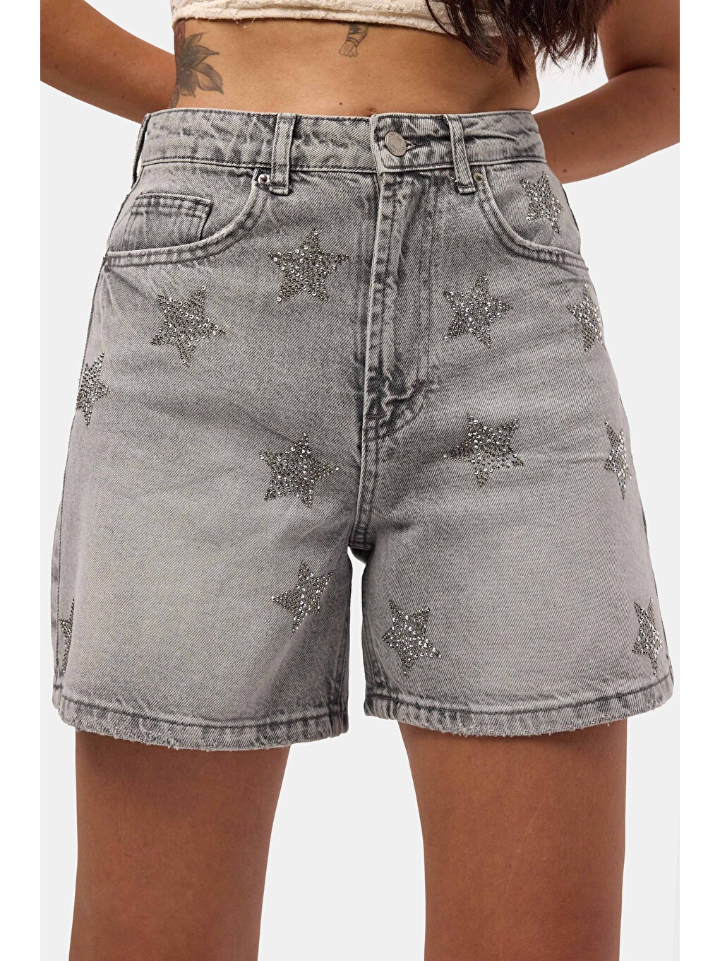 Gri Kadın Füme T-4s6-12 Mom Relax Yıldız Detaylı Tasarım Denim Şort-2