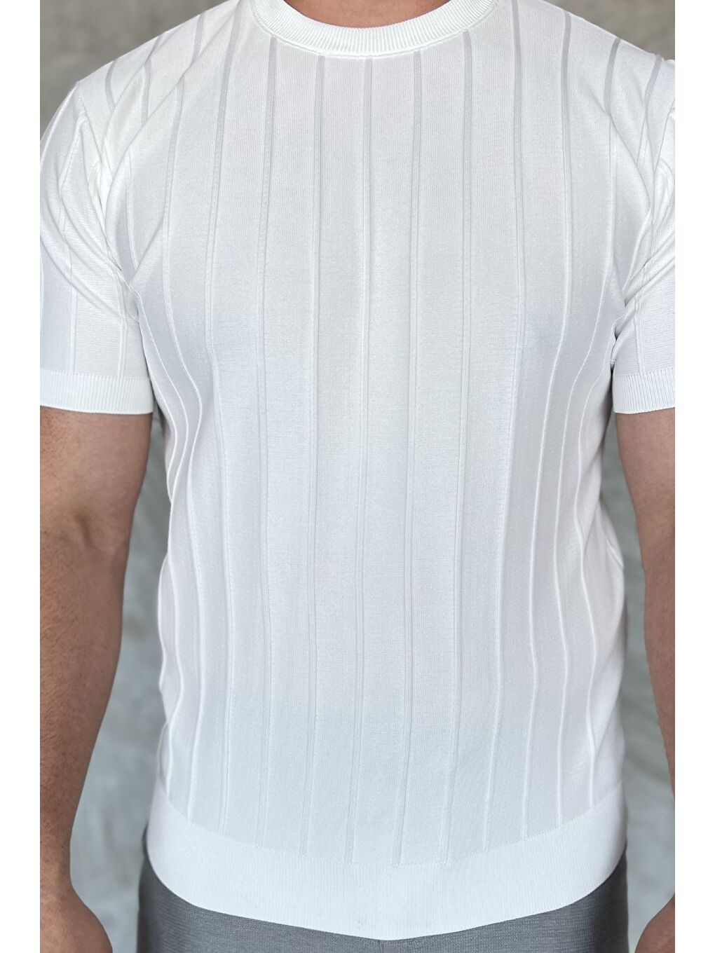 Beyaz Erkek Bisiklet Yaka Kendinden Çizgi Desenli Triko Tişört-3