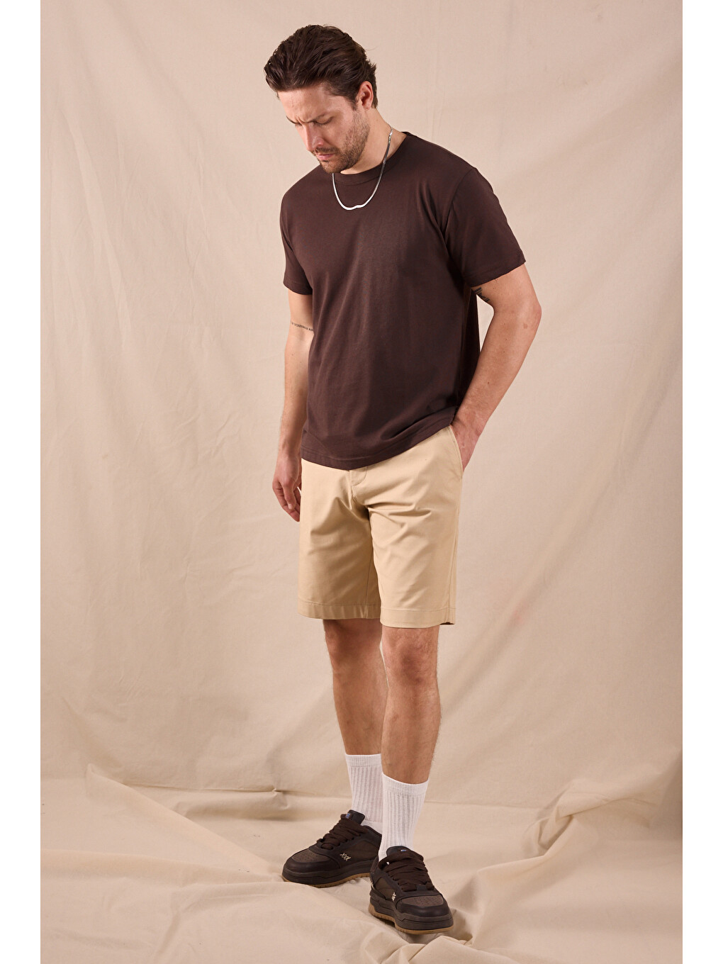 Kahverengi Erkek Acı Kahve Normal Kalıp Rahat Basic T-shirt-2