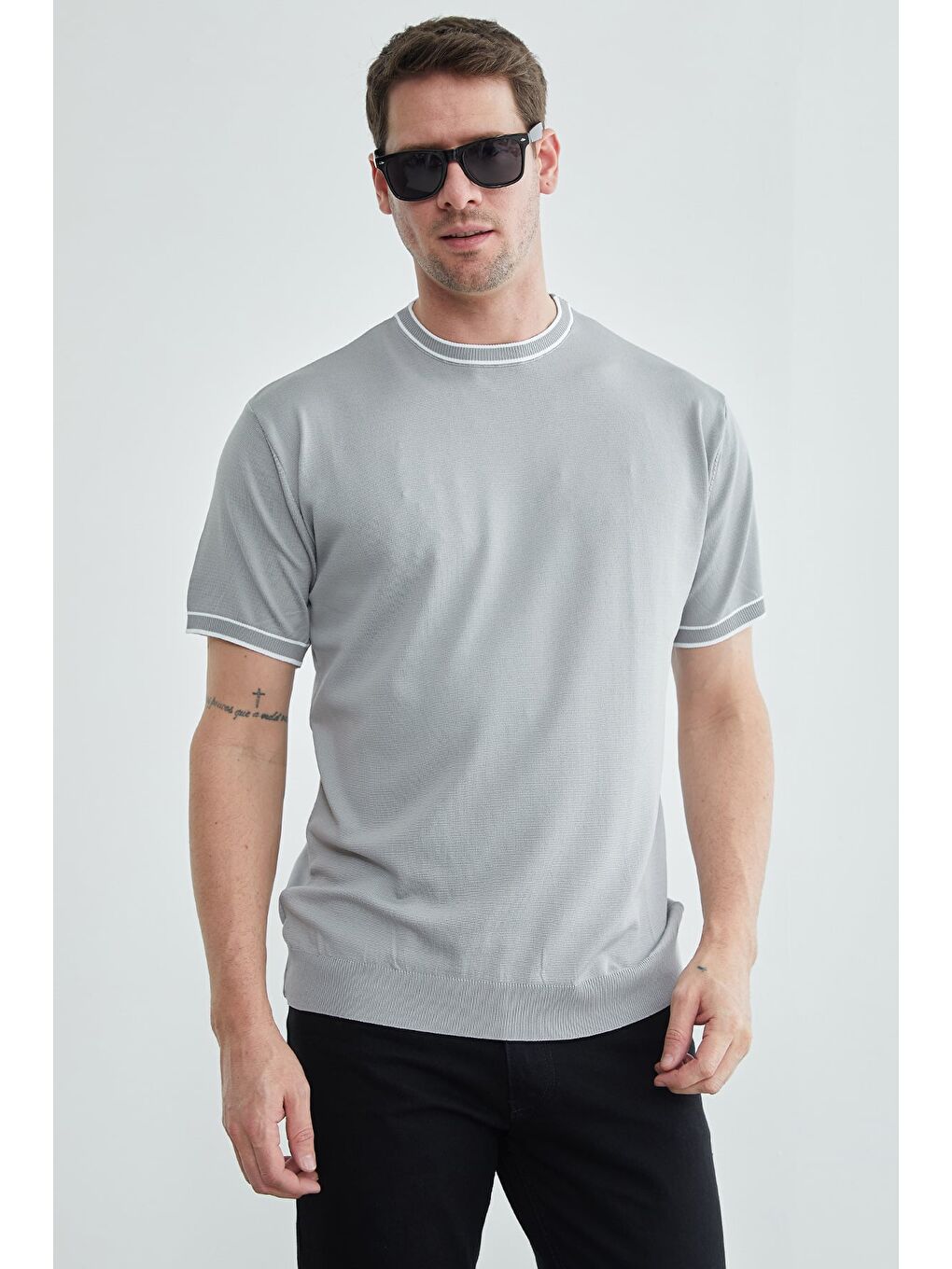 Gri Biyeli Bisiklet Yaka Triko Tişört-4