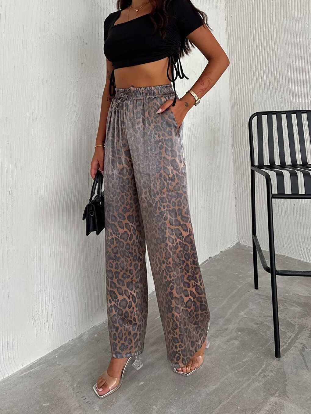 Kahverengi Kadın Leopar Desenli Beli Lastikli Bol Paça Pantalon-1