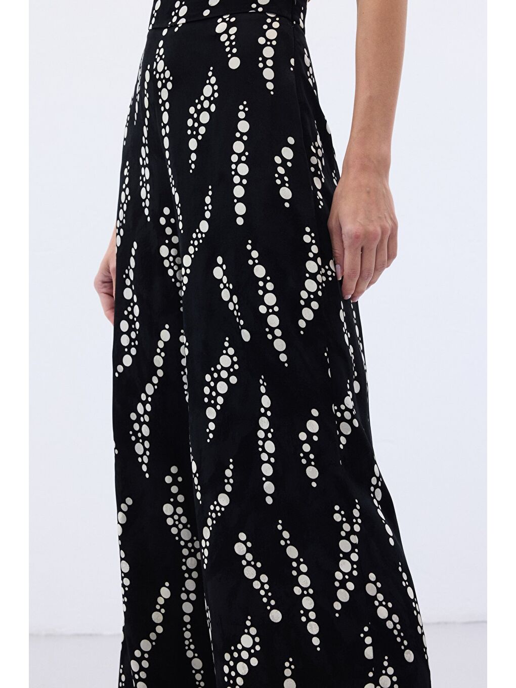 Desenli Bol Paça Pantolon - Siyah-6