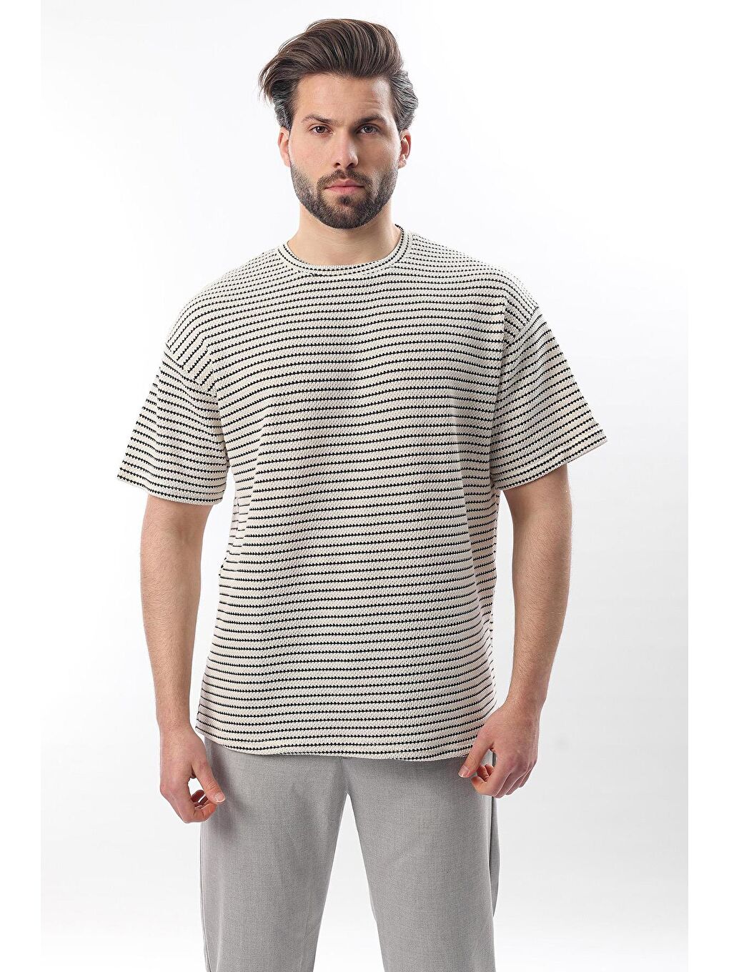 Siyah Bisiklet Yaka Pamuklu Çizgili Erkek Tişört E7121