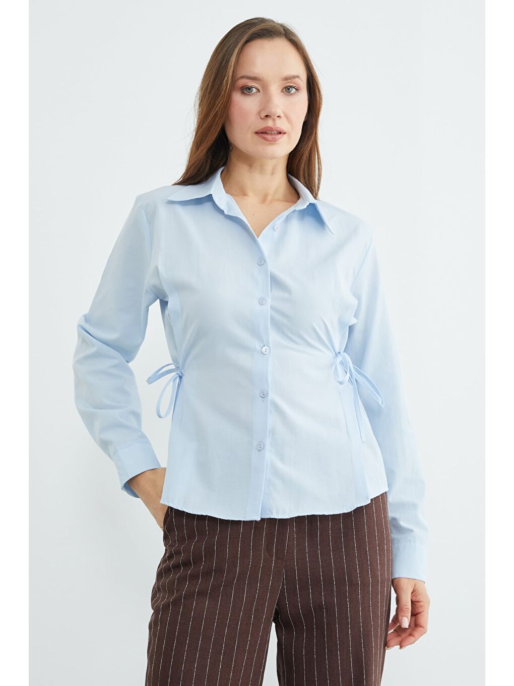 Mavi Basic Yanı Bağlama Detaylı Gömlek