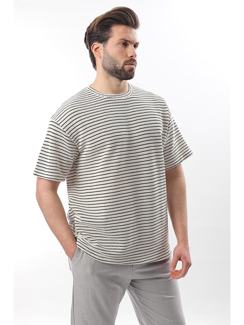Siyah Bisiklet Yaka Pamuklu Çizgili Erkek Tişört E7121-4