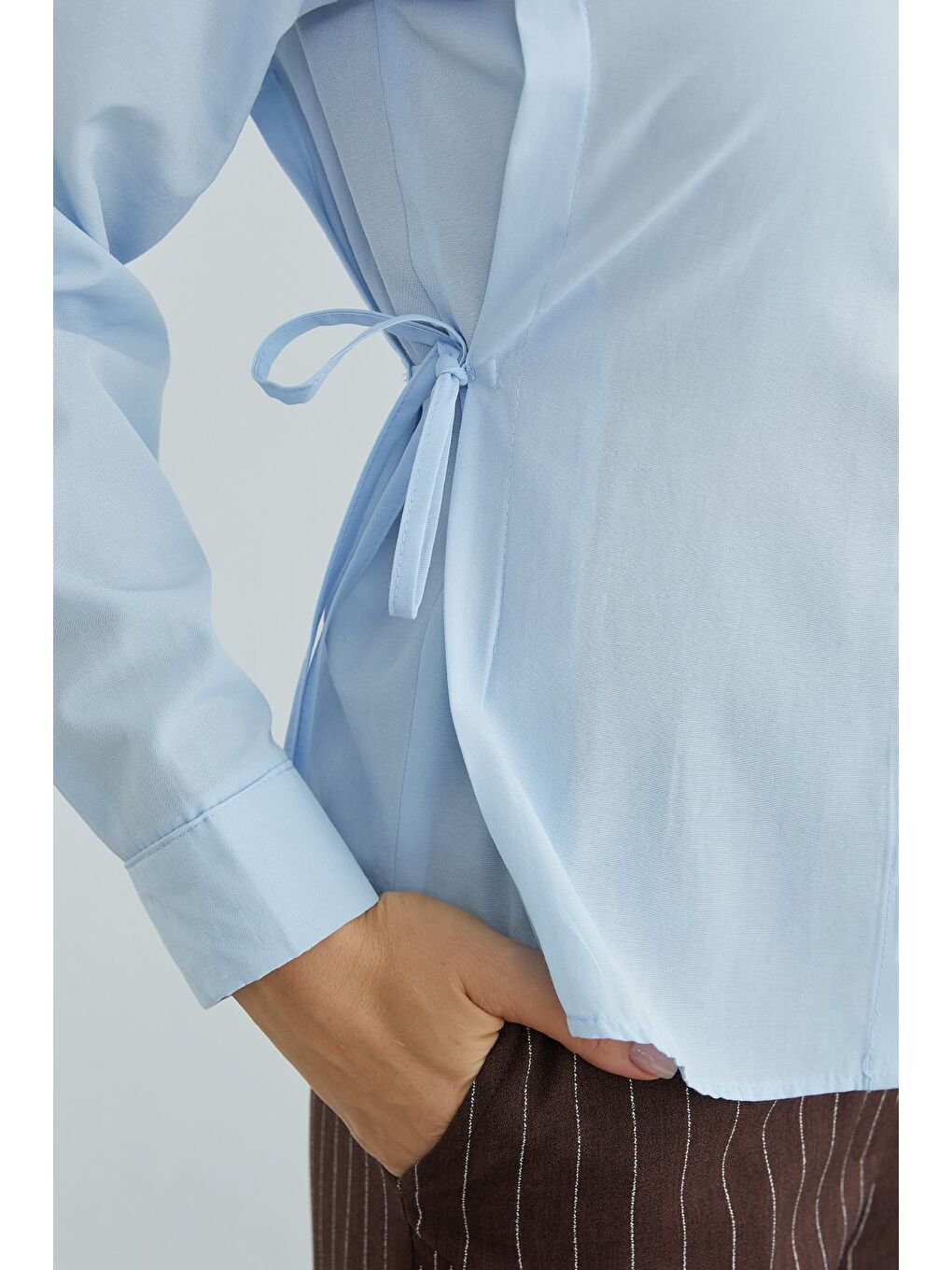 Mavi Basic Yanı Bağlama Detaylı Gömlek-4
