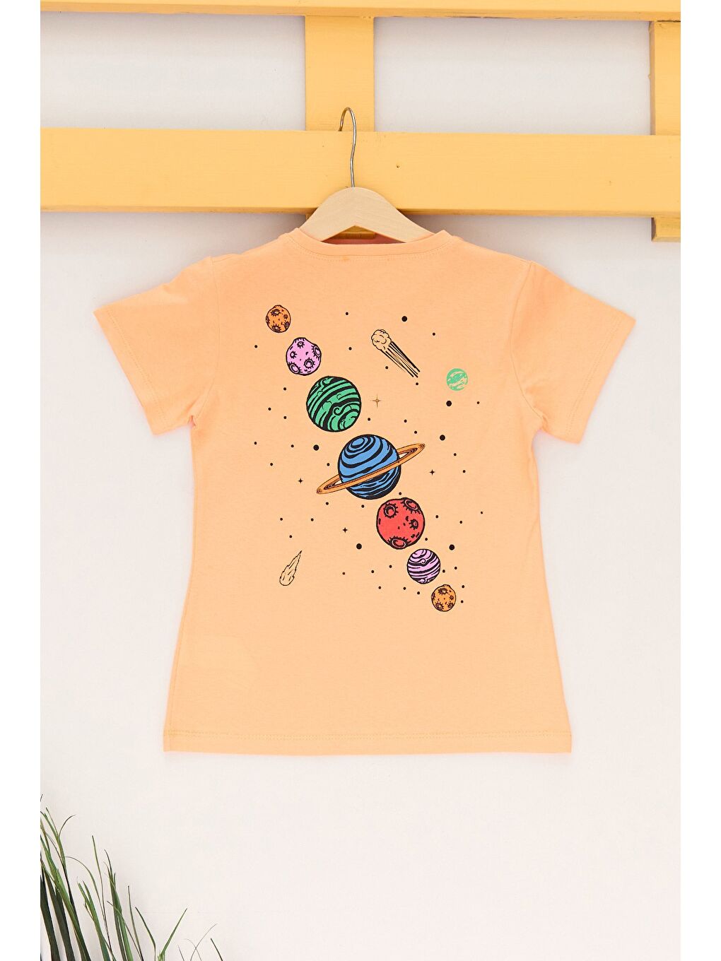 Turuncu %100 Pamuk Önü Ve Arkası Gezegen Baskılı Kız Çocuk Tişört-1