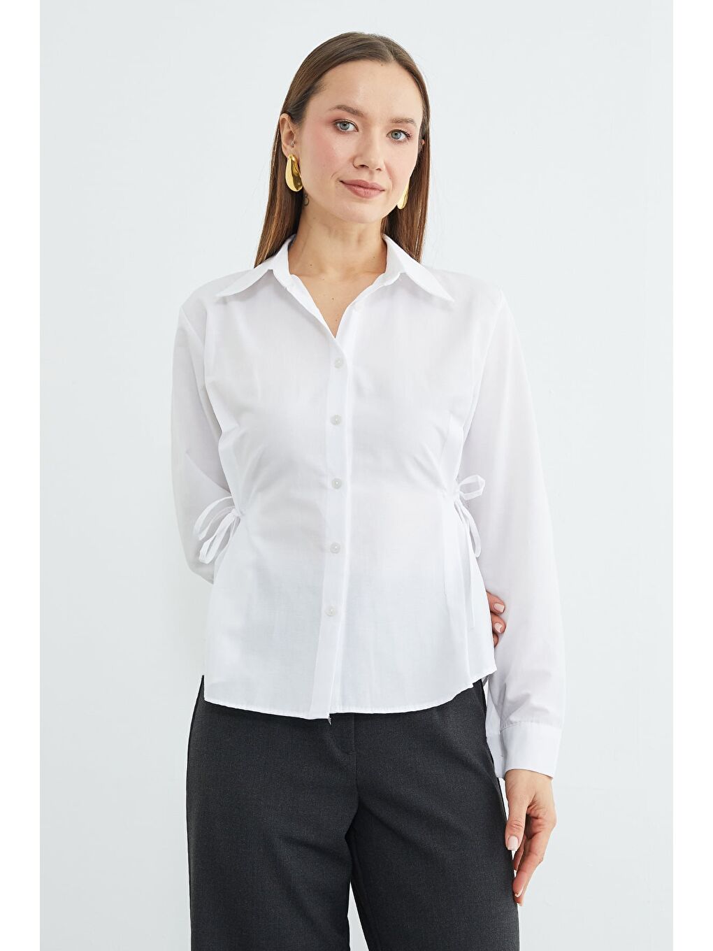 Beyaz Basic Yanı Bağlama Detaylı Gömlek-4