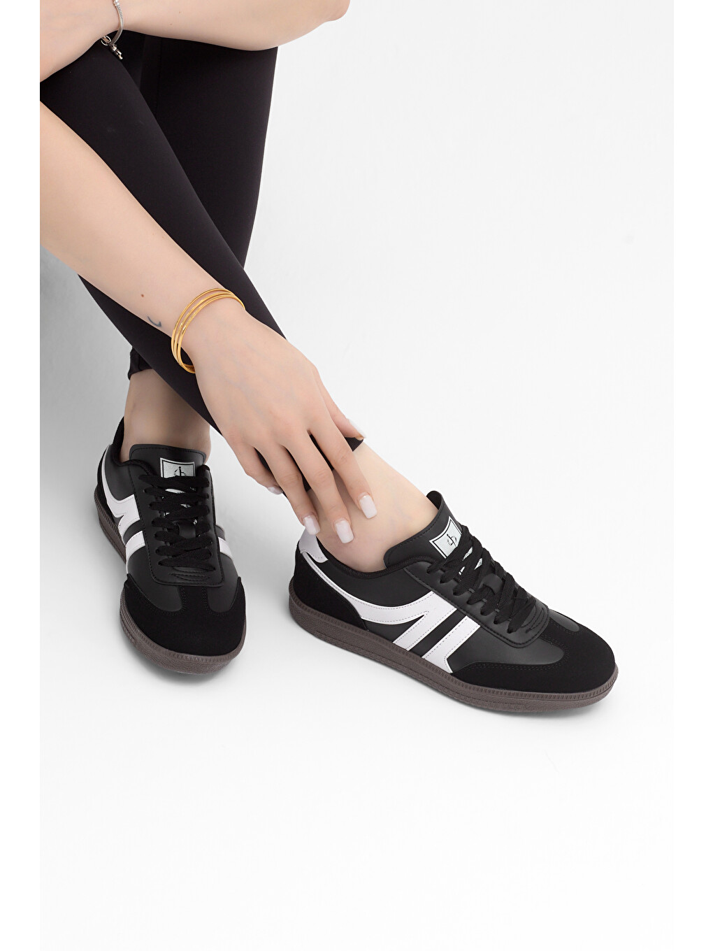 Kadın Siyah Beyaz Rahat Kalıp Nefes Alabilen Sneaker-3