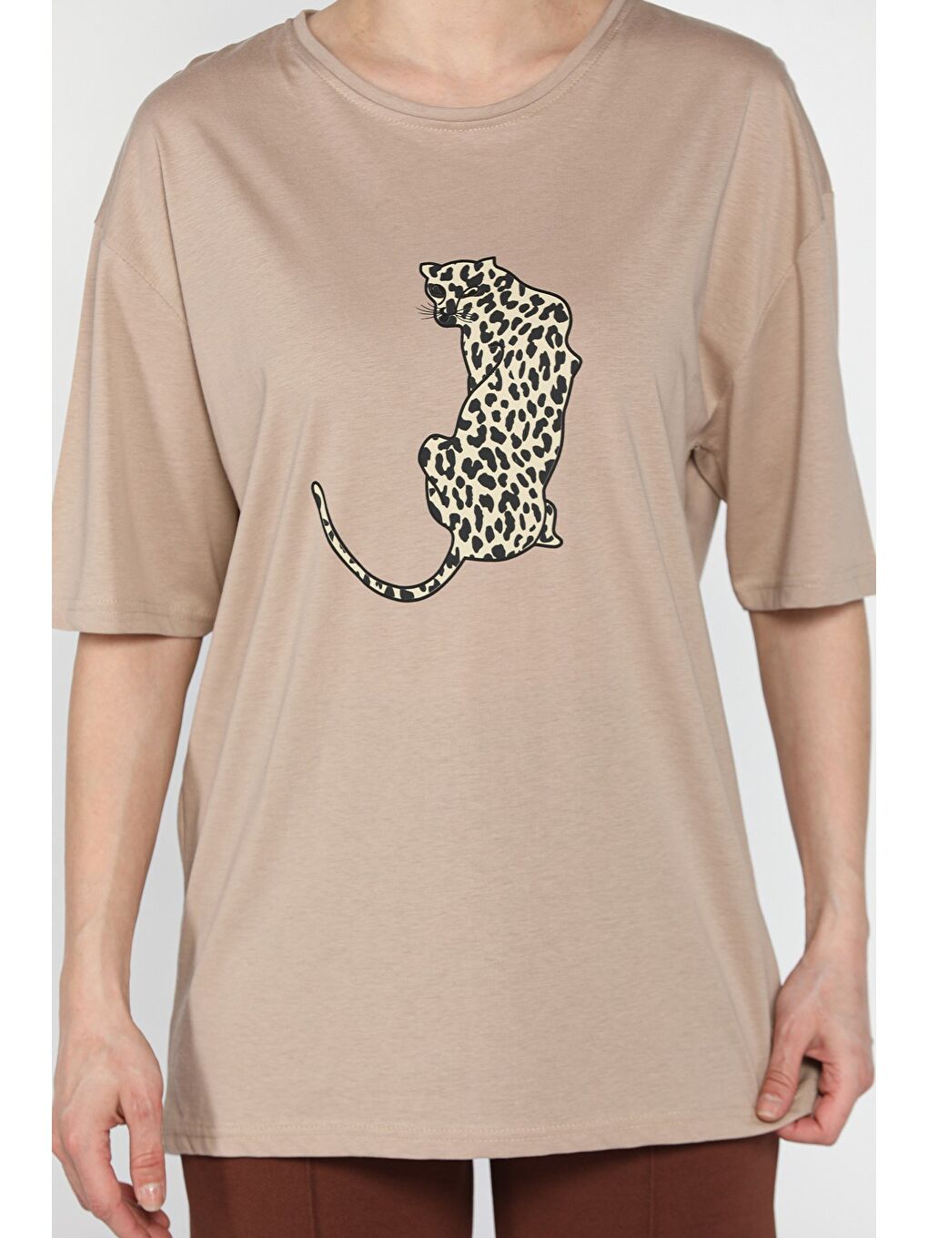 Bej Kadın Bisiklet Yaka Ön Baskılı Tişört-3