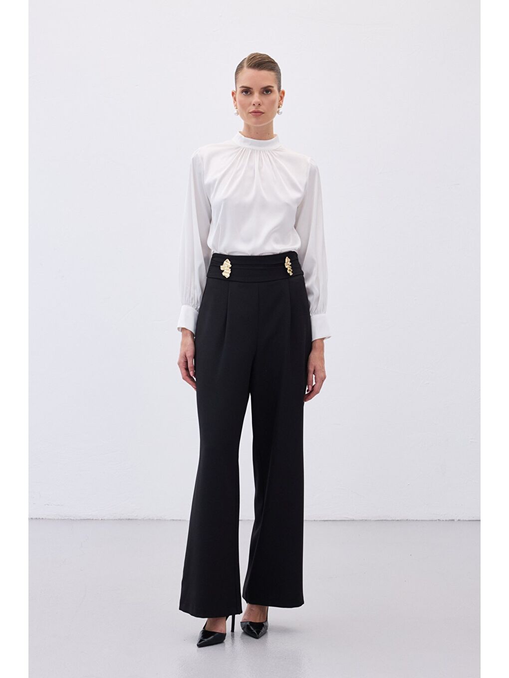 Bel Aksesuarlı Pantolon - Siyah-1